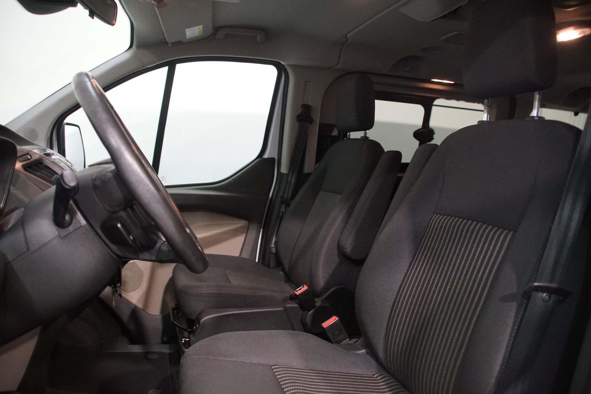 FORD Tourneo Custom 310 L1H1 Trend 8-Plätze -AHK--image-13