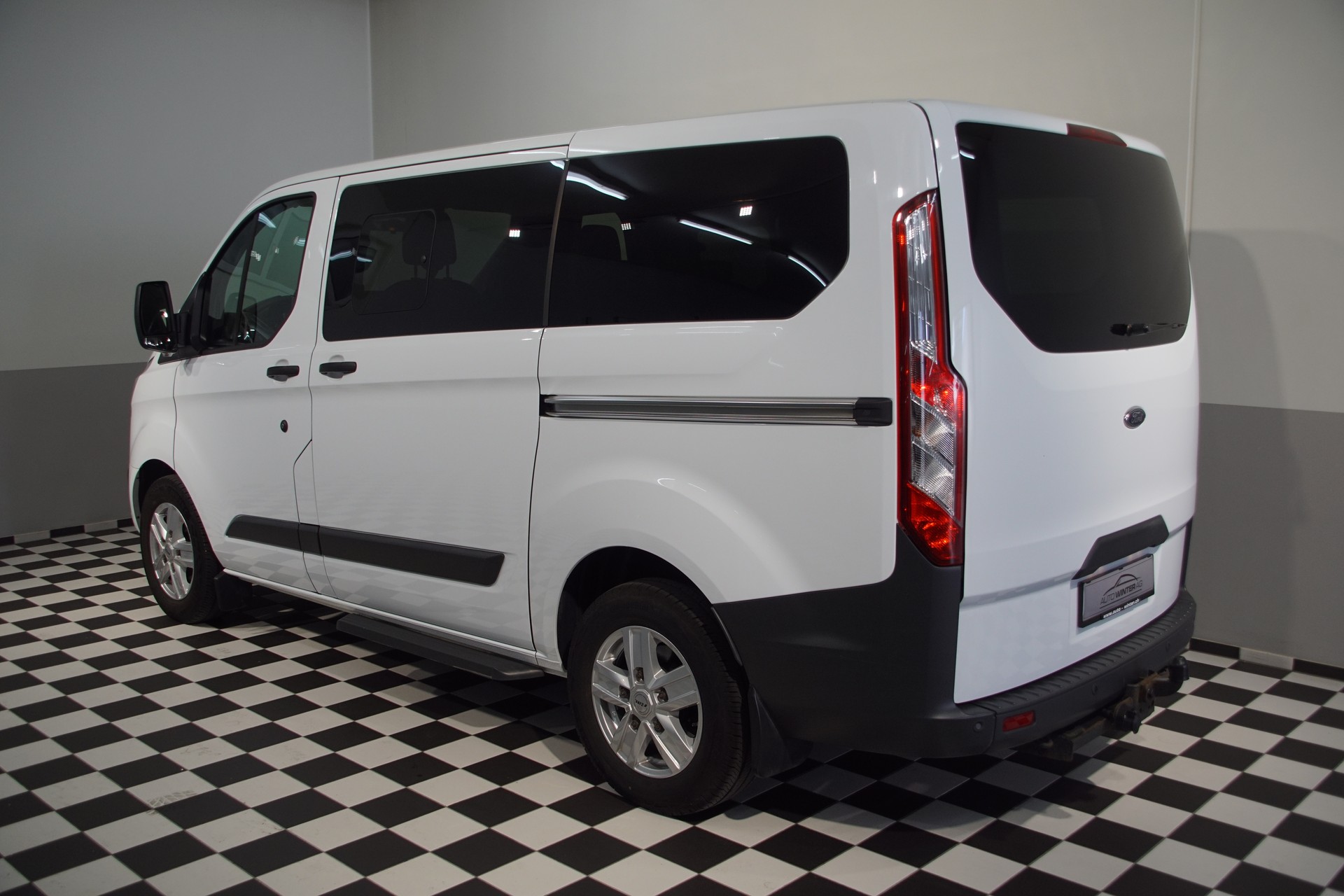 FORD Tourneo Custom 310 L1H1 Trend 8-Plätze -AHK--image-5