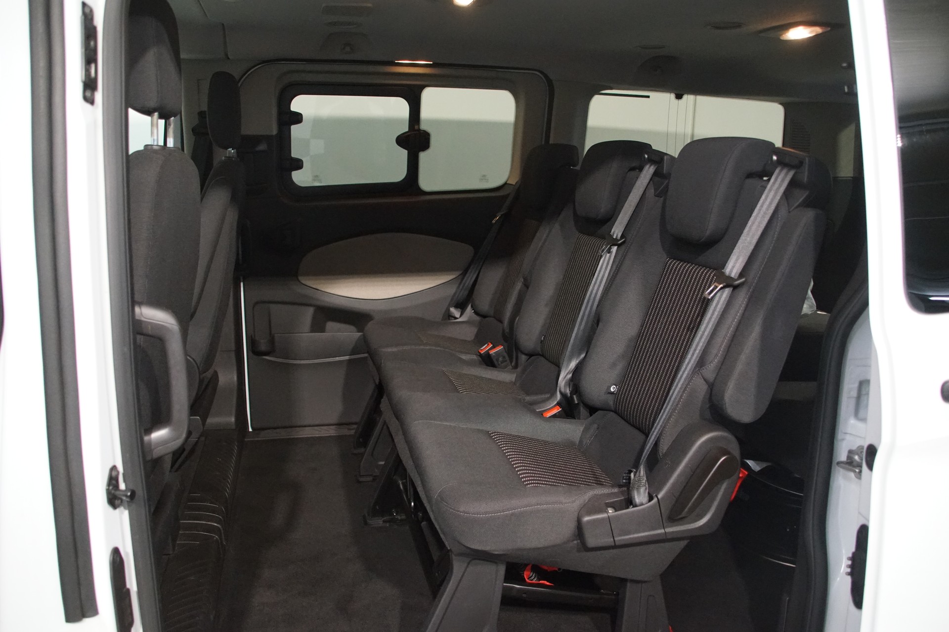 FORD Tourneo Custom 310 L1H1 Trend 8-Plätze -AHK--image-17