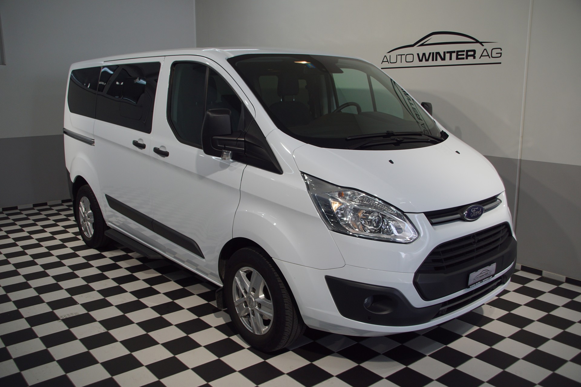 FORD Tourneo Custom 310 L1H1 Trend 8-Plätze -AHK-