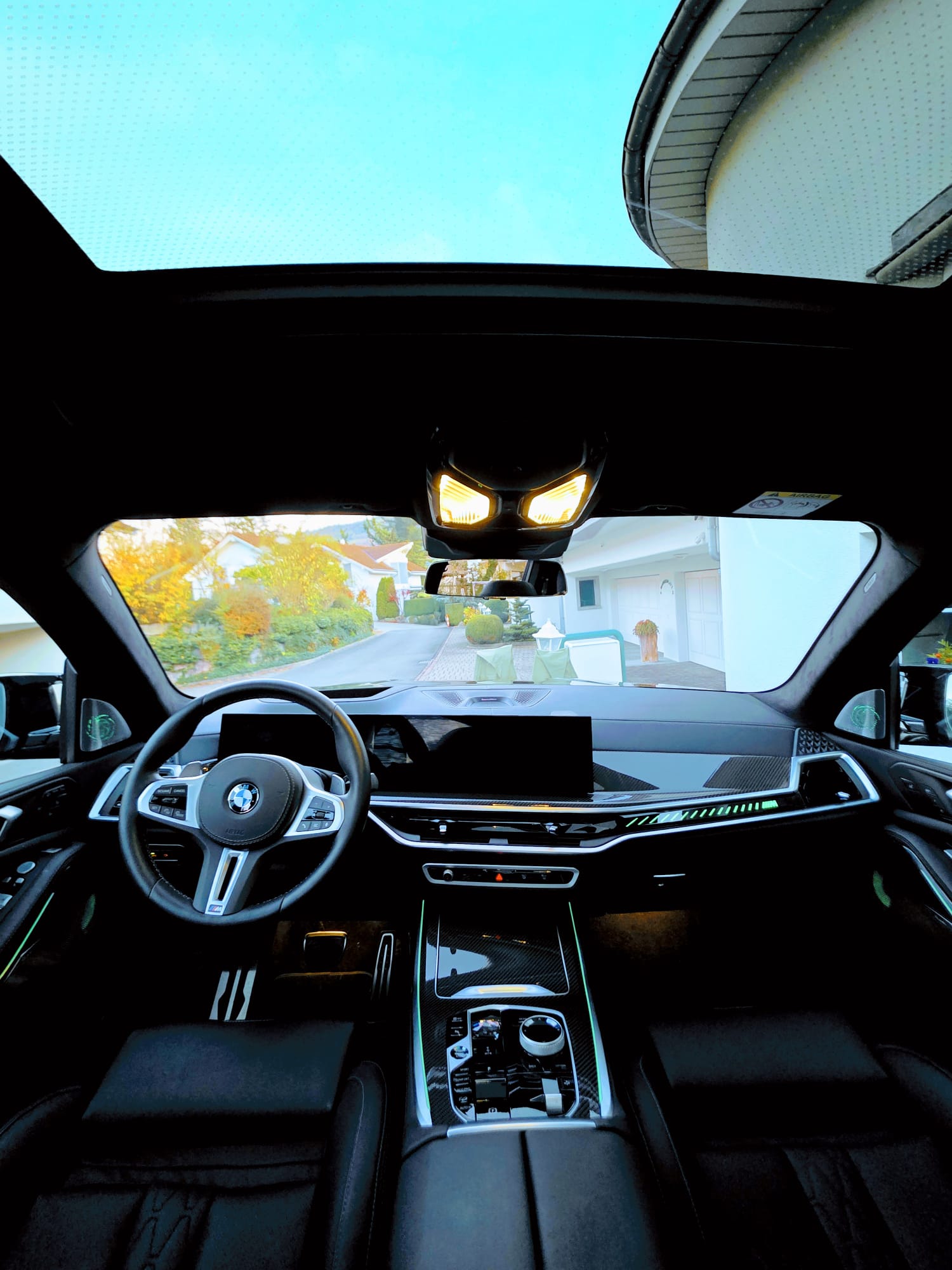 BMW M60i-image-14
