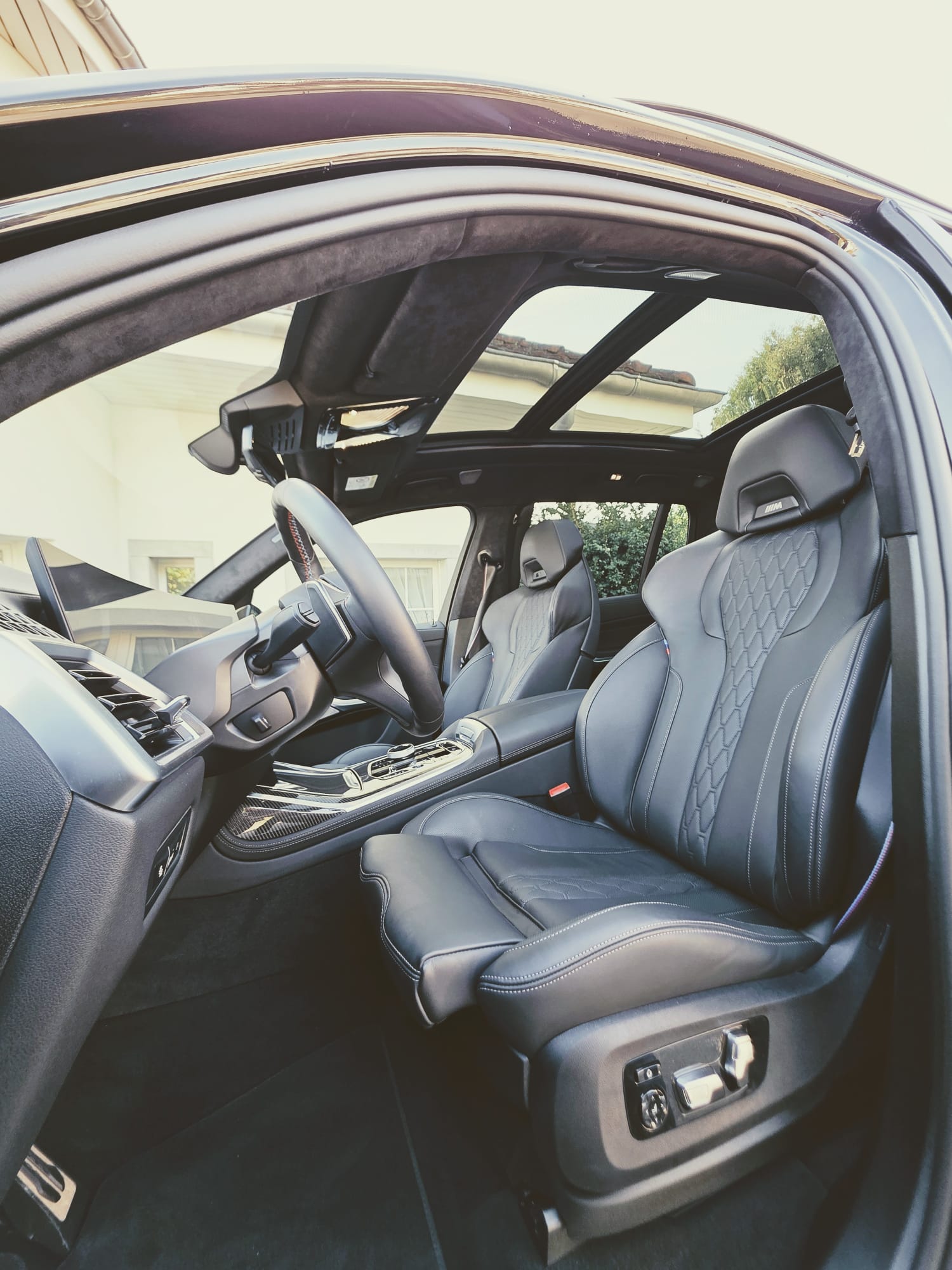 BMW M60i-image-6