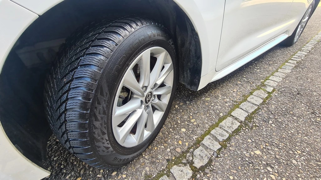 TOYOTA Corolla Touring Sports 1.8 HSD Comfort e-CVT ** 140 PS ** 15Jahre oder 250000 KM Garantie ** Gr-Navi mit Touchscreen **-image-13