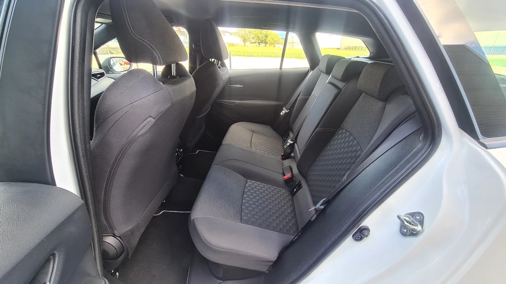 TOYOTA Corolla Touring Sports 1.8 HSD Comfort e-CVT ** 140 PS ** 15Jahre oder 250000 KM Garantie ** Gr-Navi mit Touchscreen **-image-11