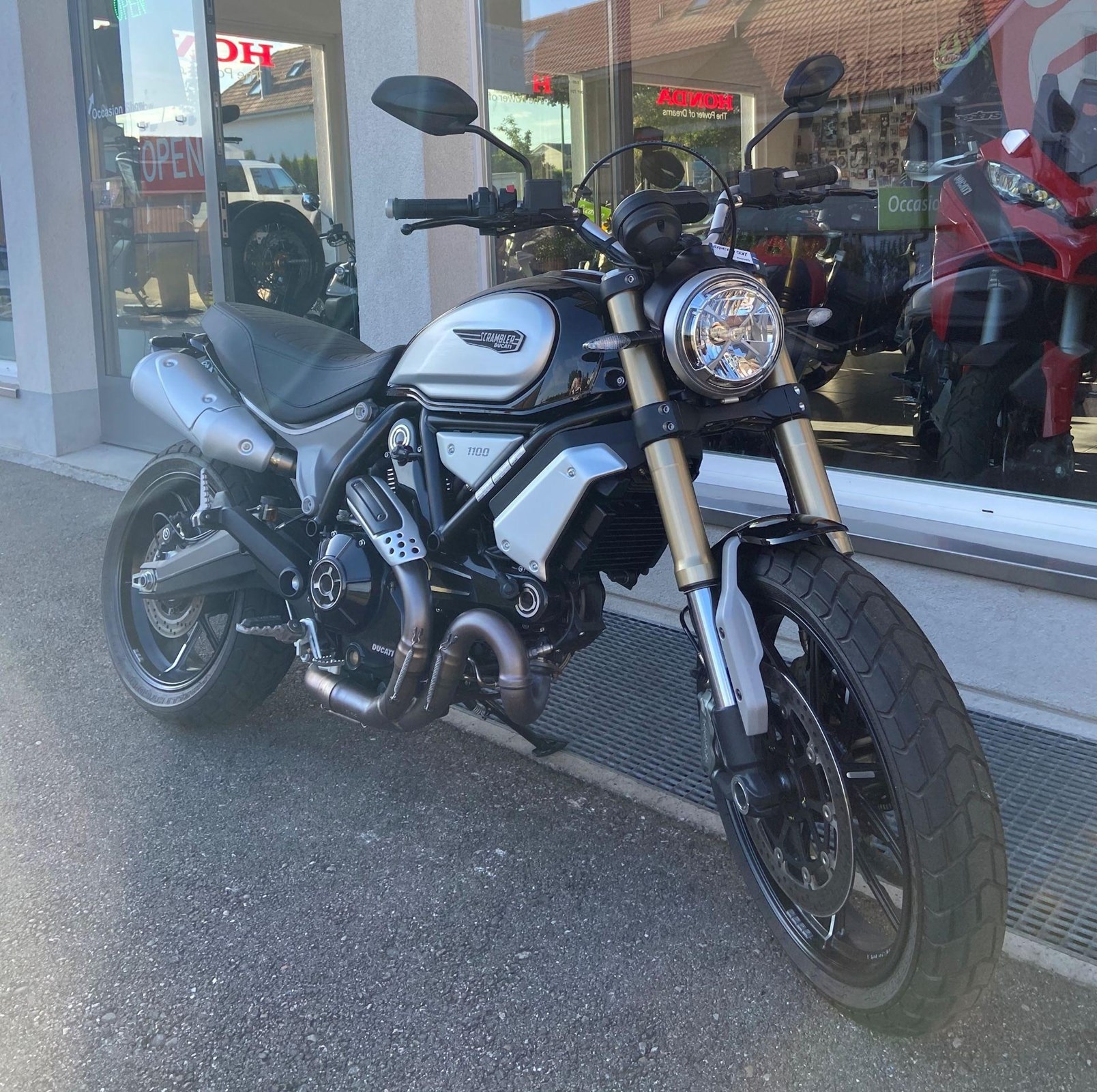 DUCATI 1100 Scrambler-image-4