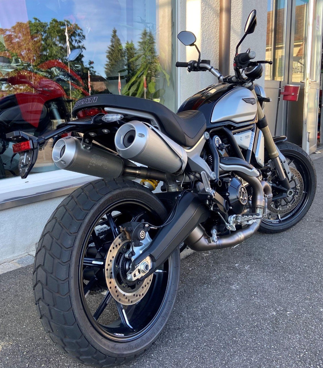 DUCATI 1100 Scrambler-image-1