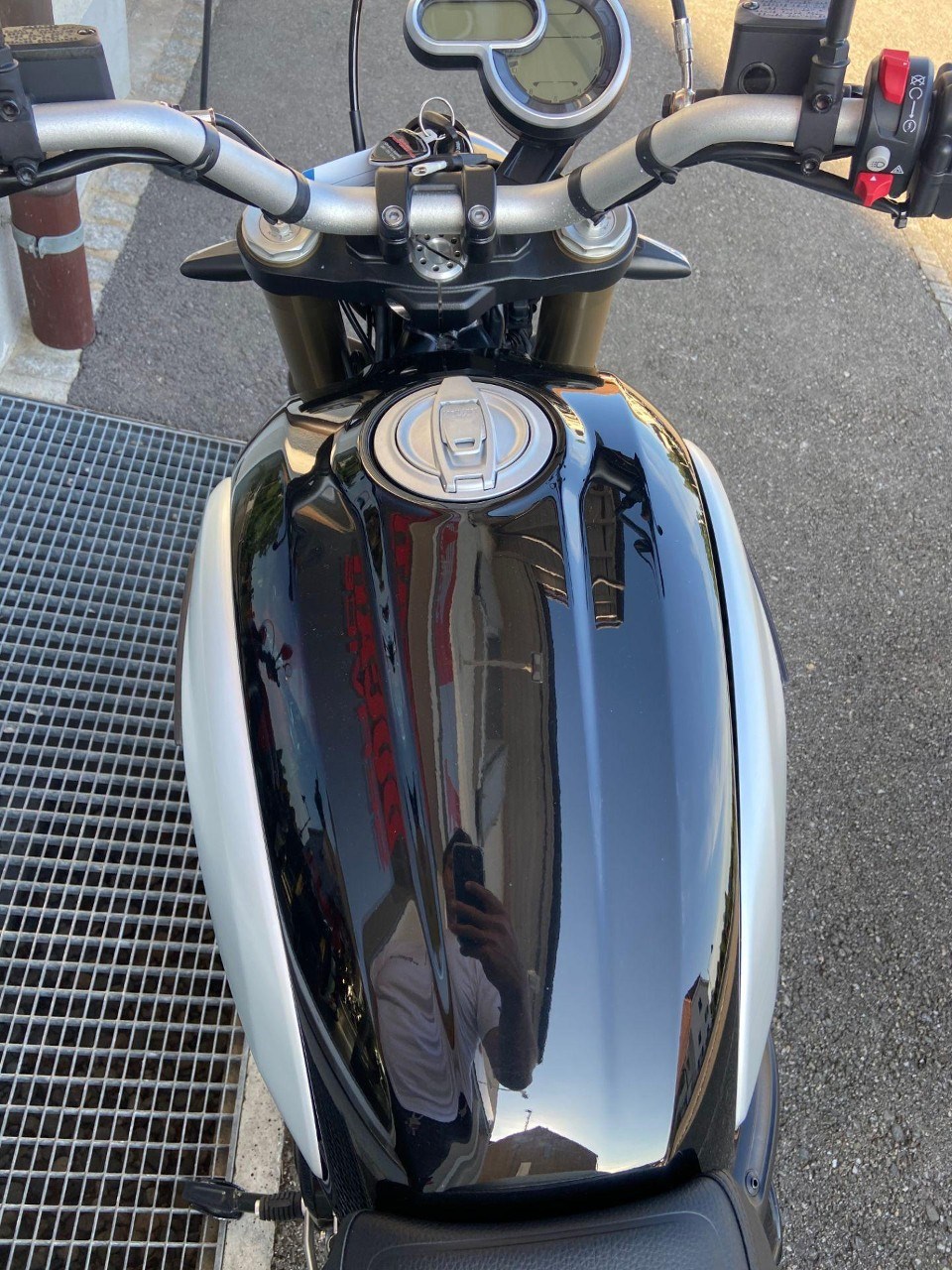 DUCATI 1100 Scrambler-image-3