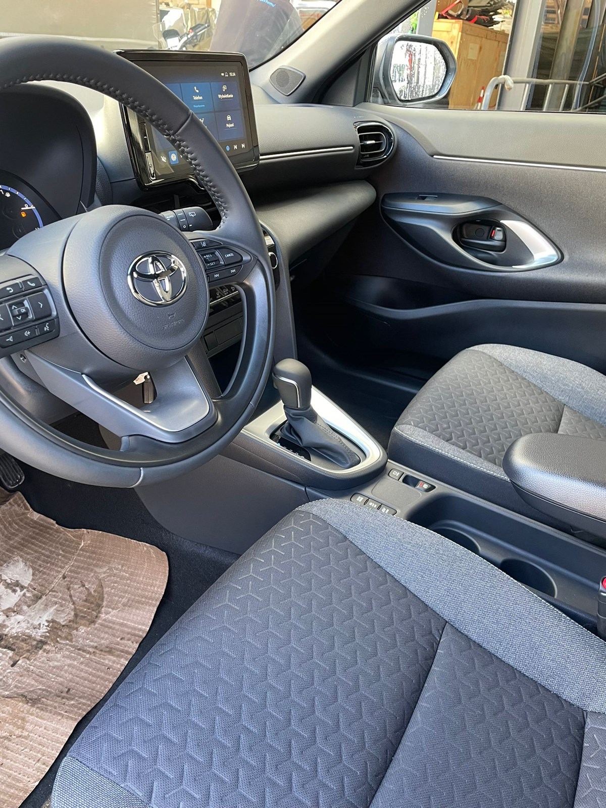 TOYOTA Yaris Cross 1.5 Comfort e-CVT-image-4