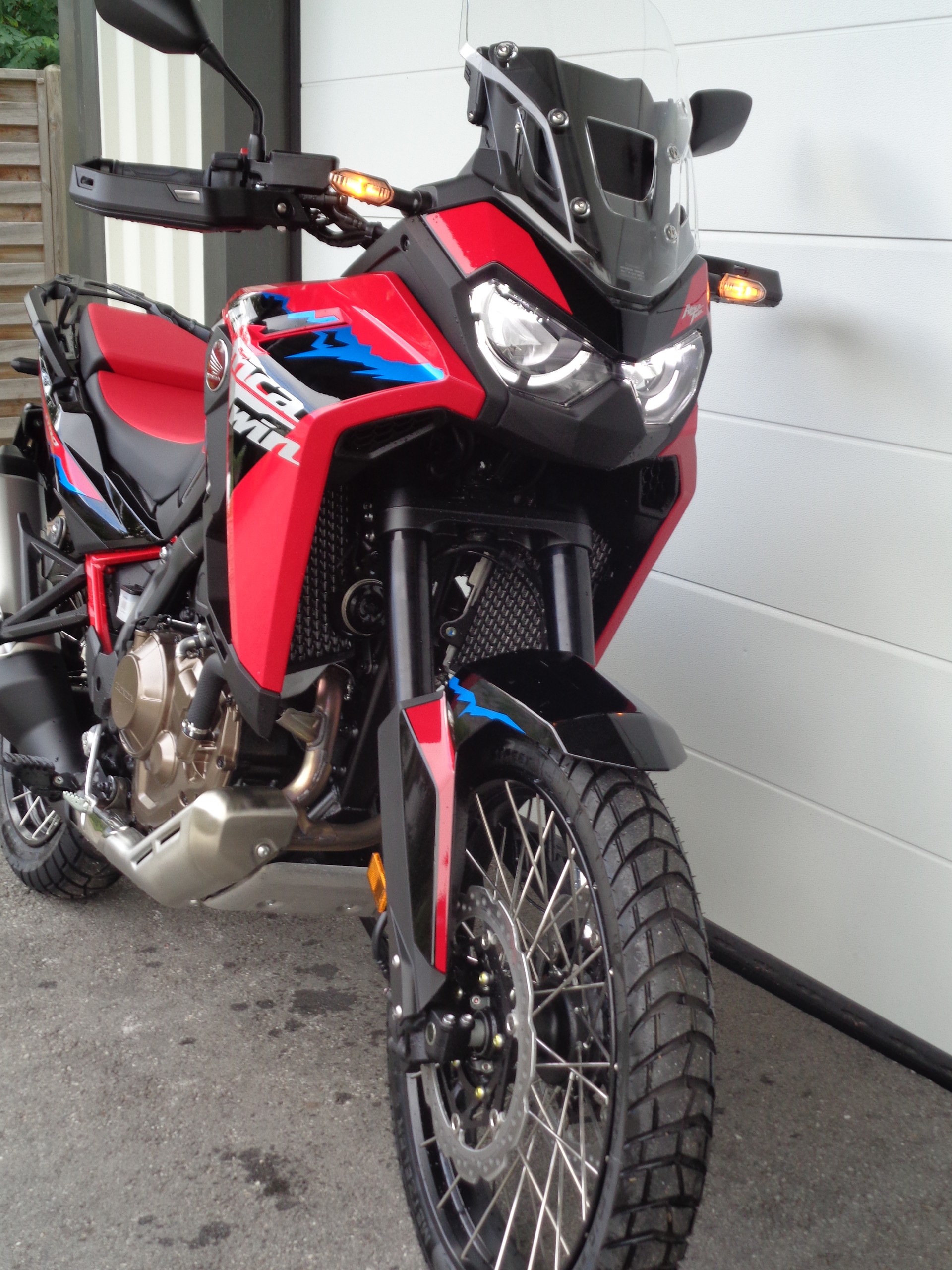 HONDA CRF 1100 Africa Twin-image-10
