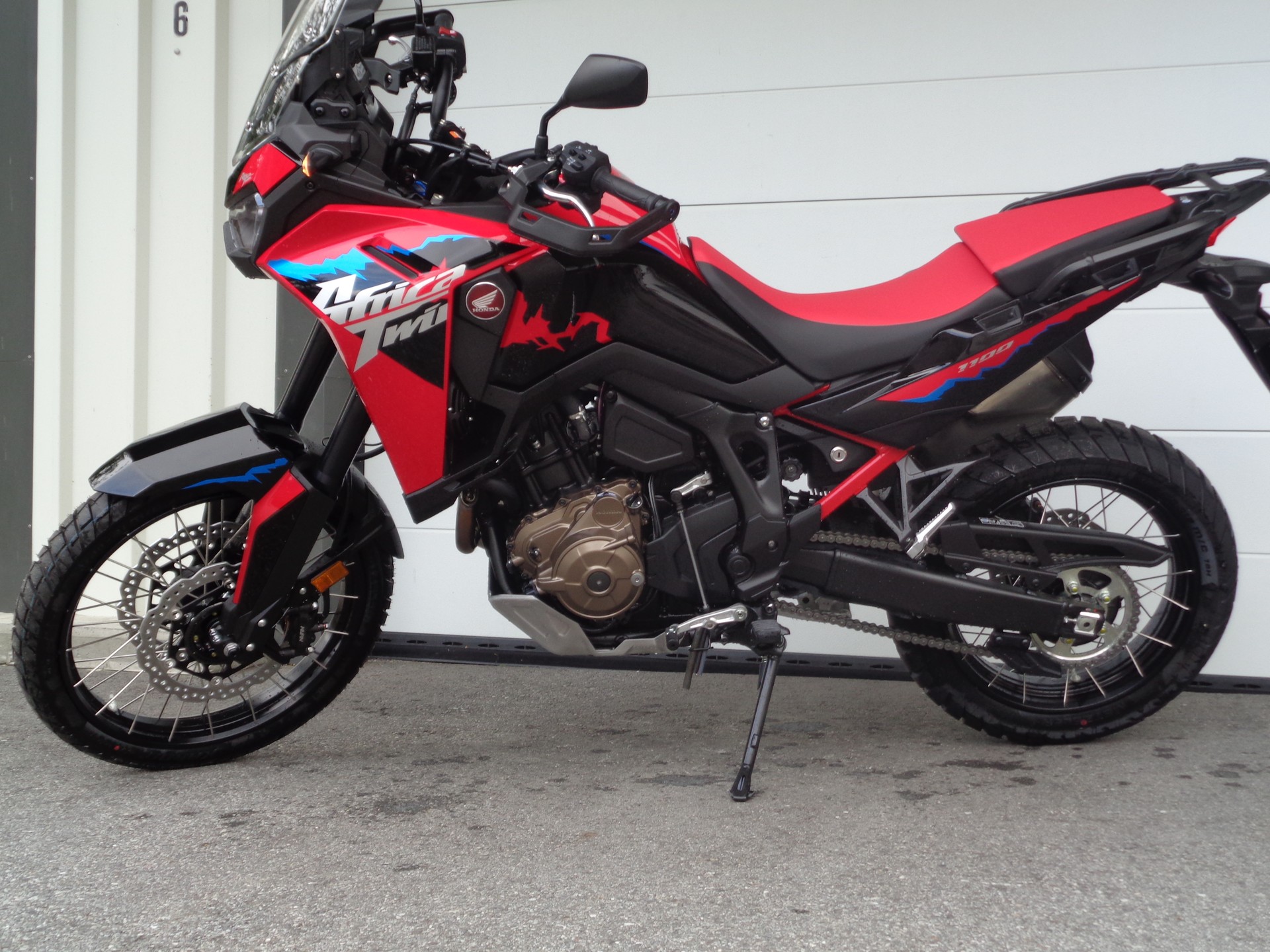 HONDA CRF 1100 Africa Twin-image-13