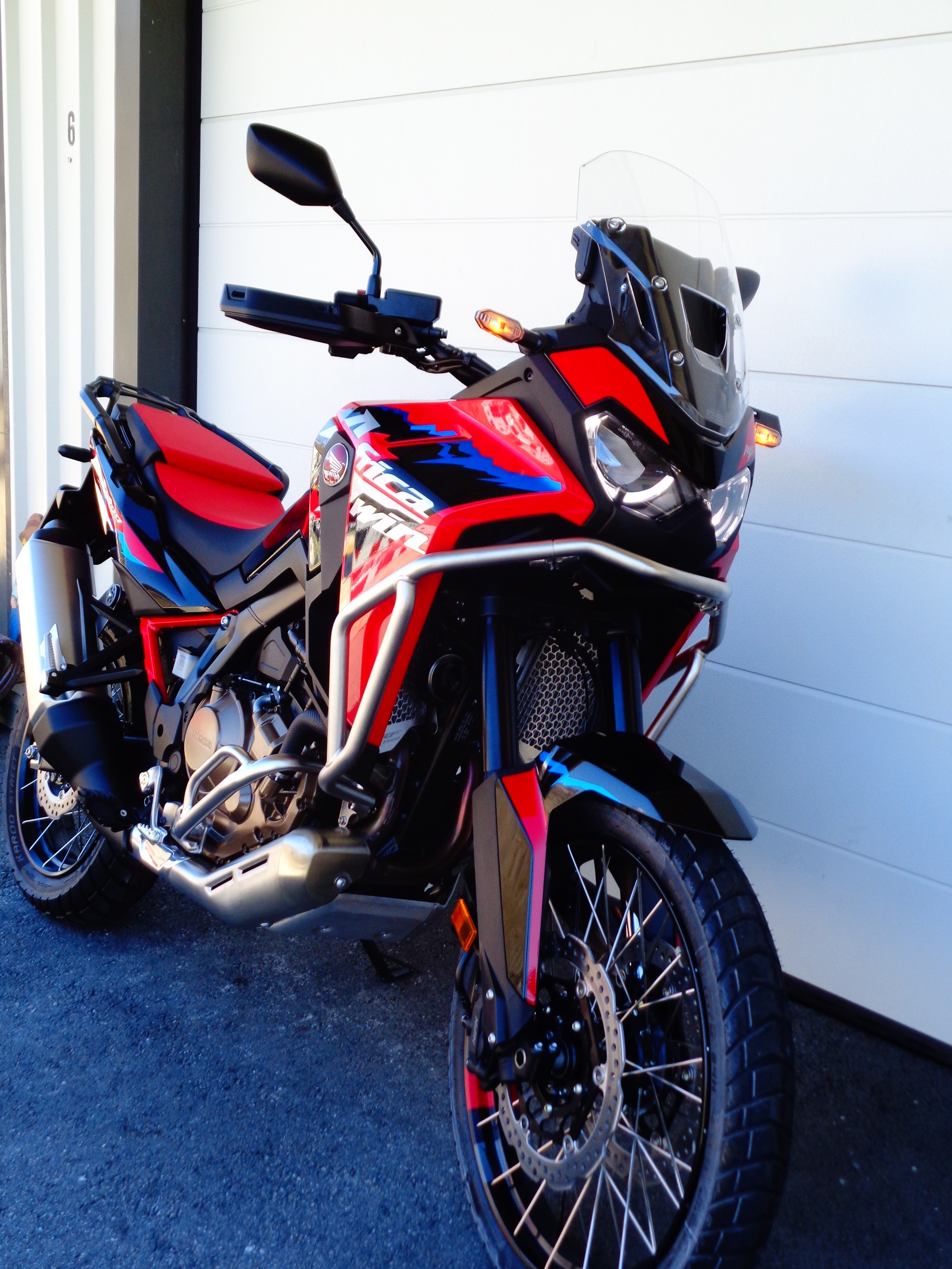 HONDA CRF 1100 Africa Twin-image-1