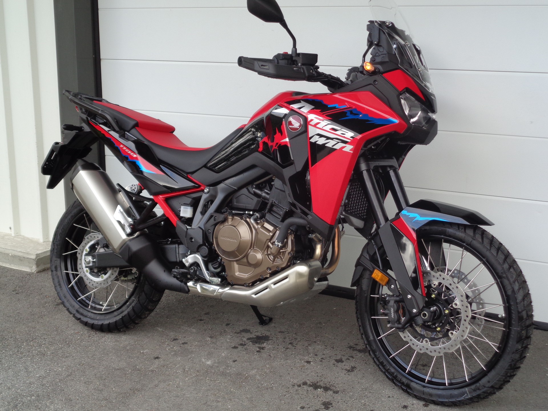 HONDA CRF 1100 Africa Twin-image-9
