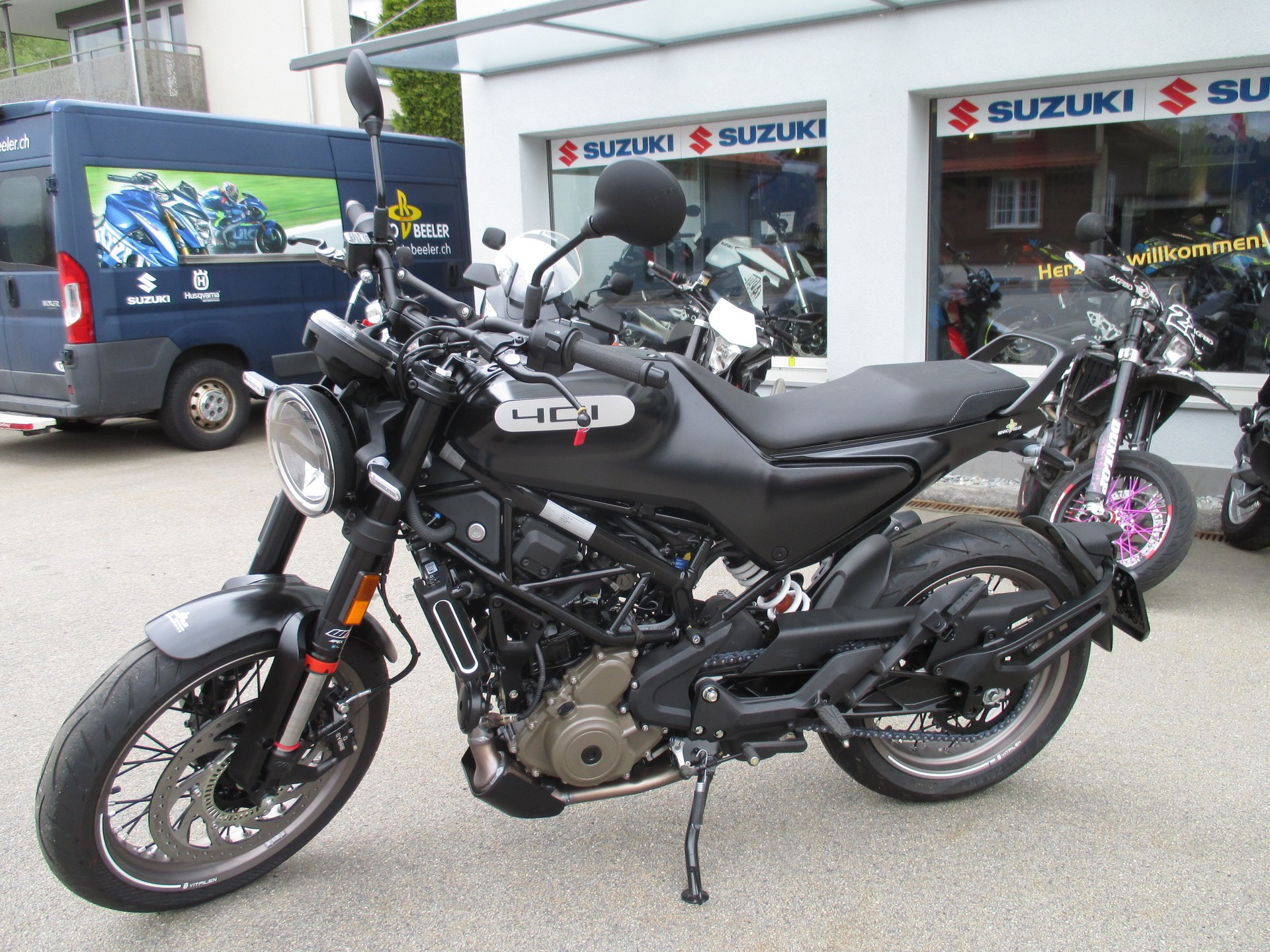 HUSQVARNA Svartpilen 401 2022-image-3