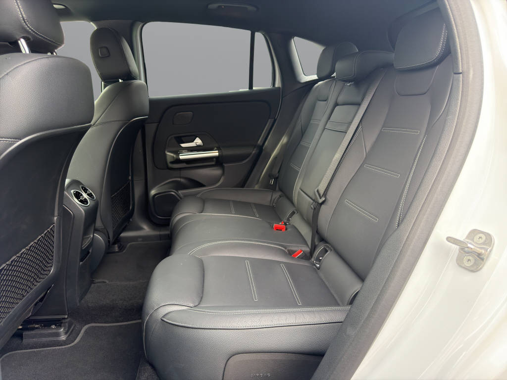 MERCEDES-BENZ EQA 300 4MATIC-image-11