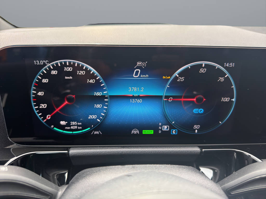 MERCEDES-BENZ EQA 300 4MATIC-image-10