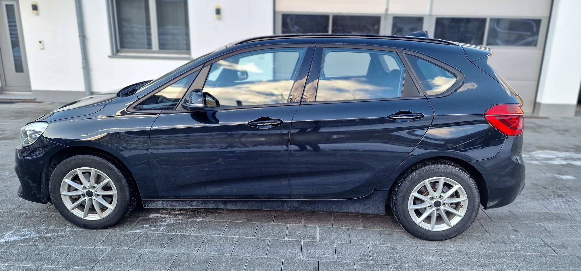 BMW 218d xDrive Active Tourer Steptronic Sport Line-image-8