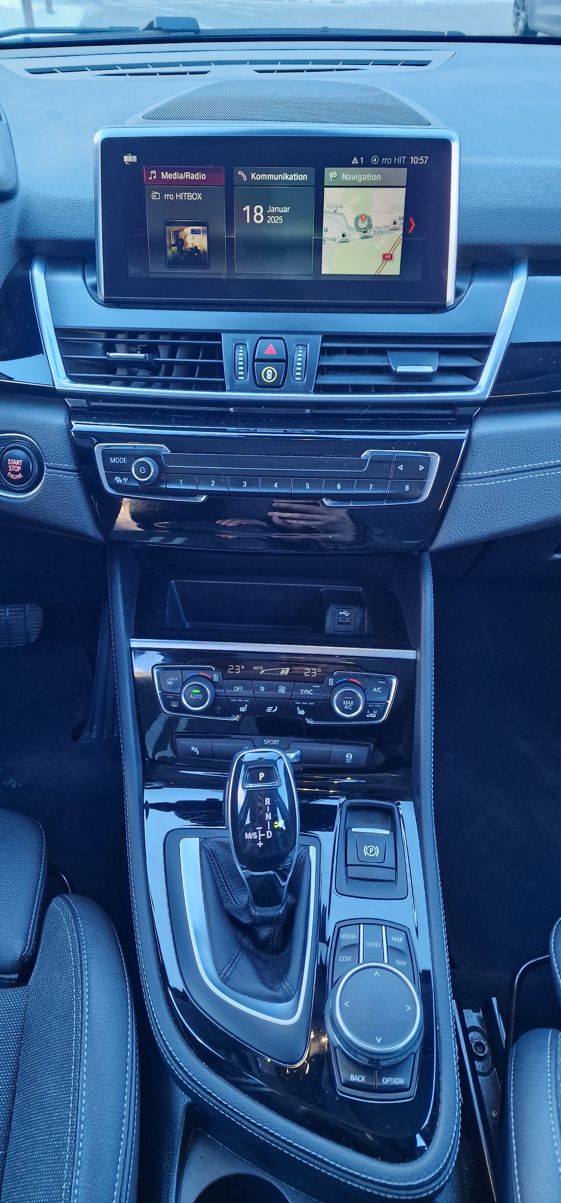BMW 218d xDrive Active Tourer Steptronic Sport Line-image-10