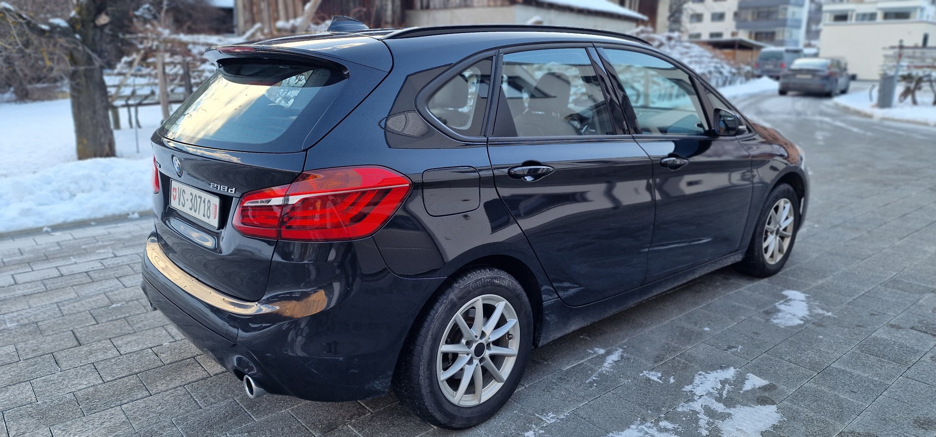 BMW 218d xDrive Active Tourer Steptronic Sport Line-image-5