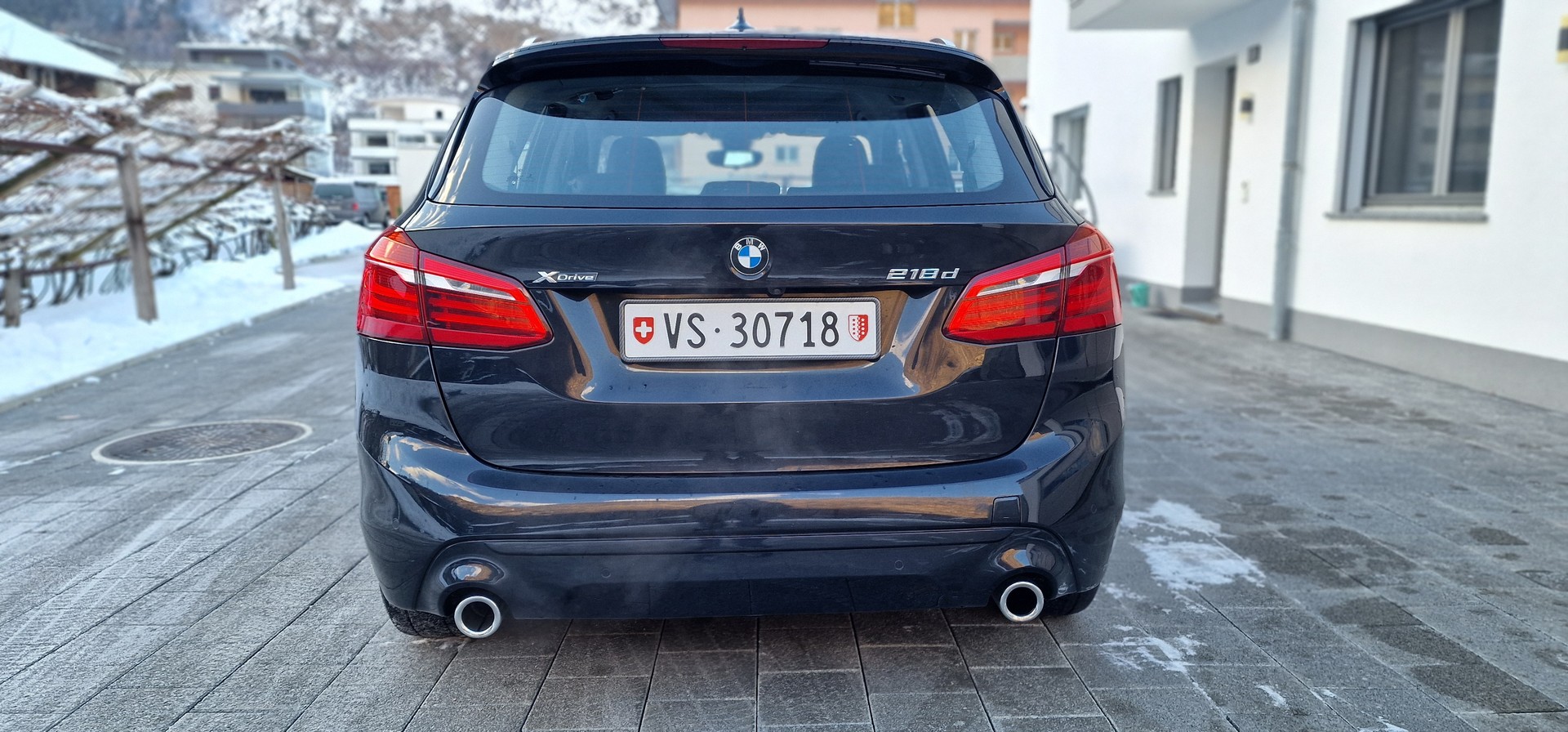 BMW 218d xDrive Active Tourer Steptronic Sport Line-image-6