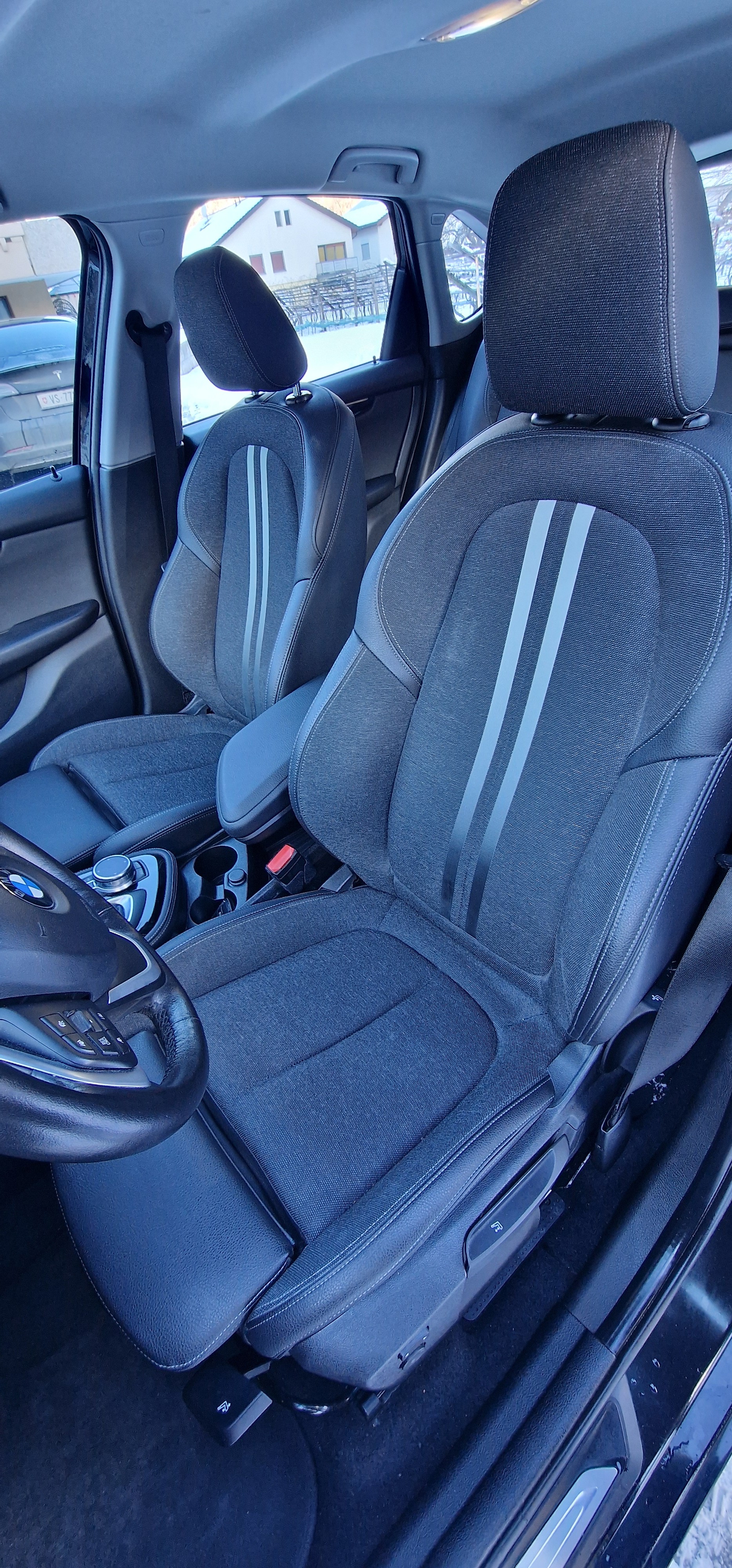 BMW 218d xDrive Active Tourer Steptronic Sport Line-image-17