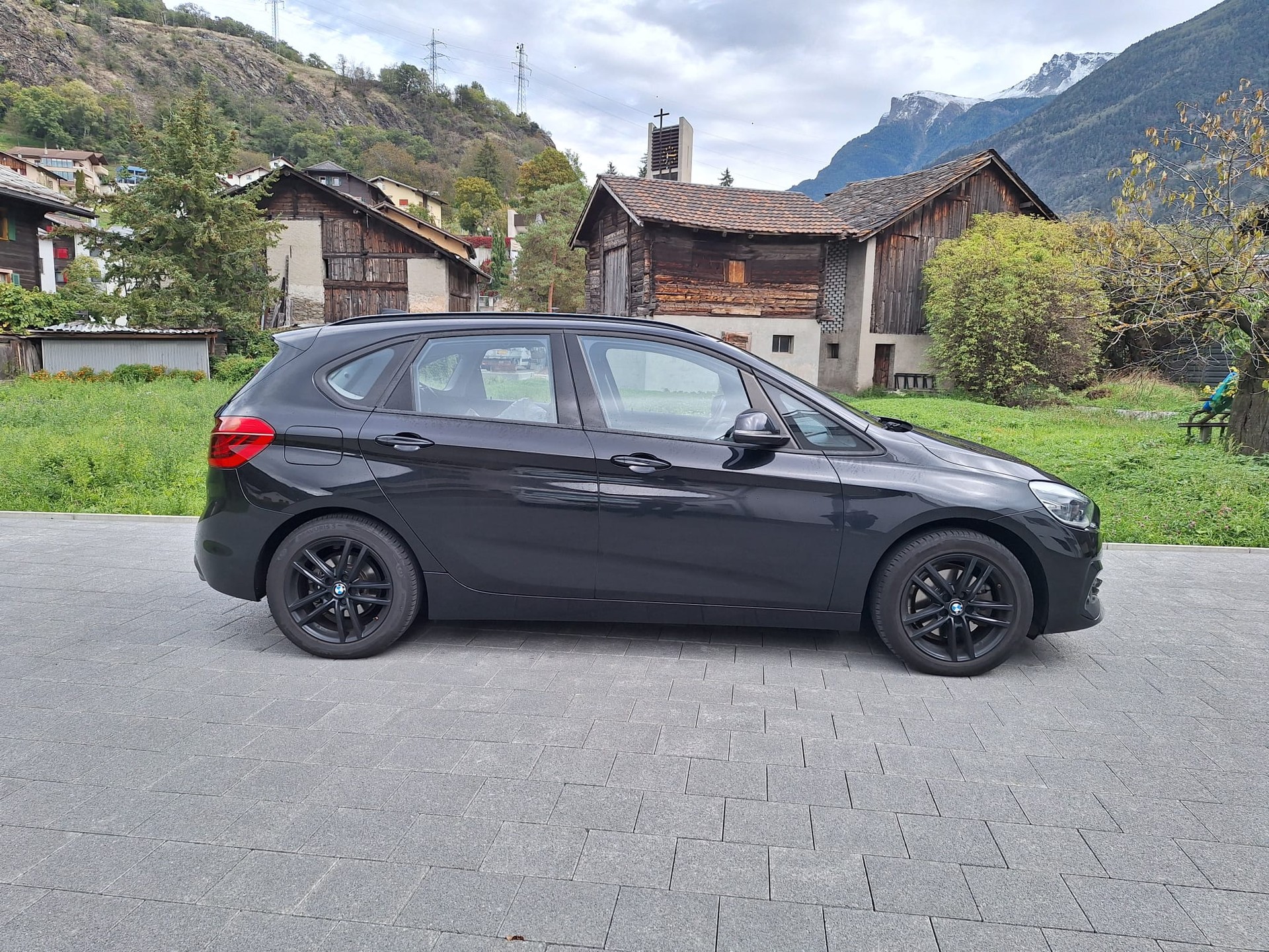 BMW 218d xDrive Active Tourer Steptronic Sport Line-image-1