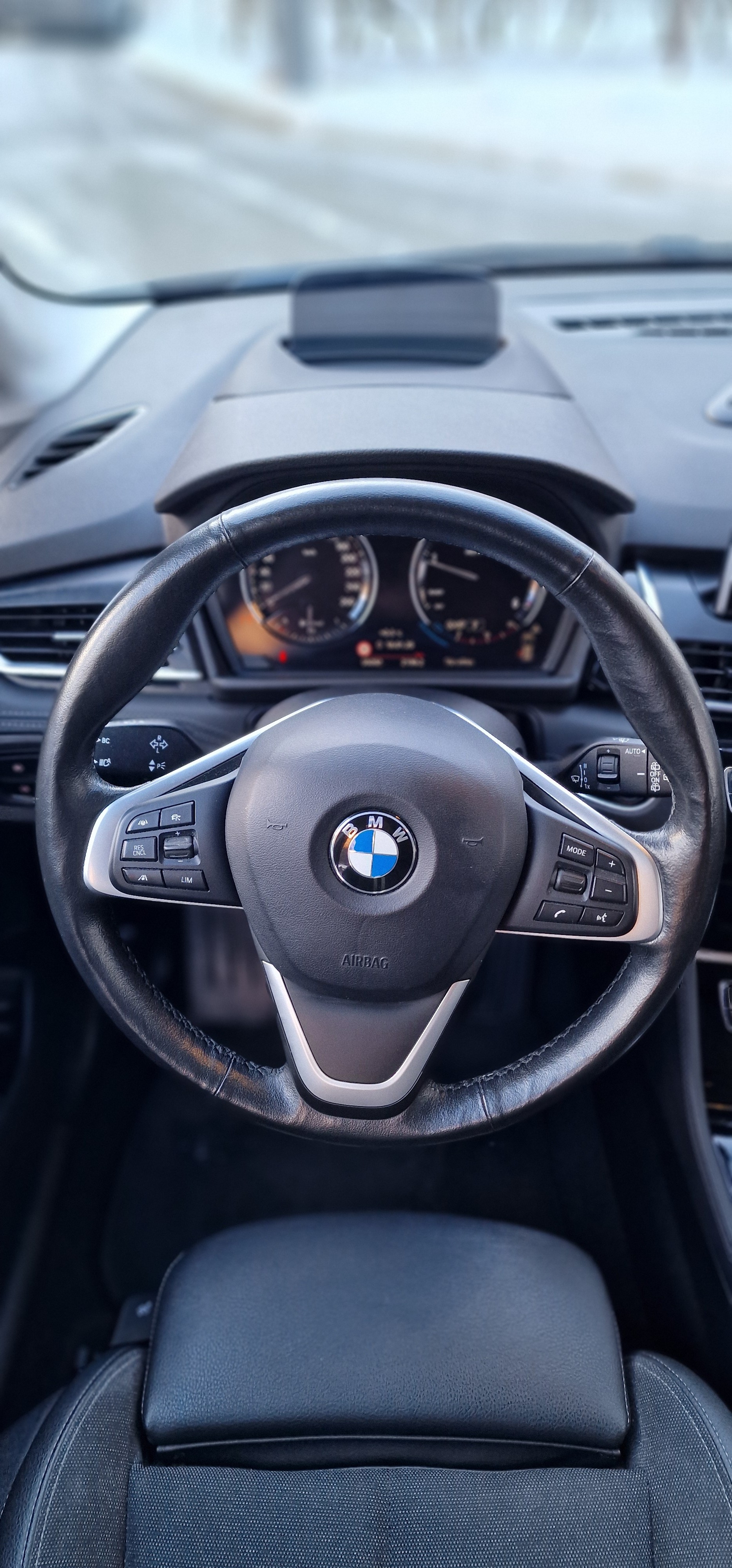 BMW 218d xDrive Active Tourer Steptronic Sport Line-image-11