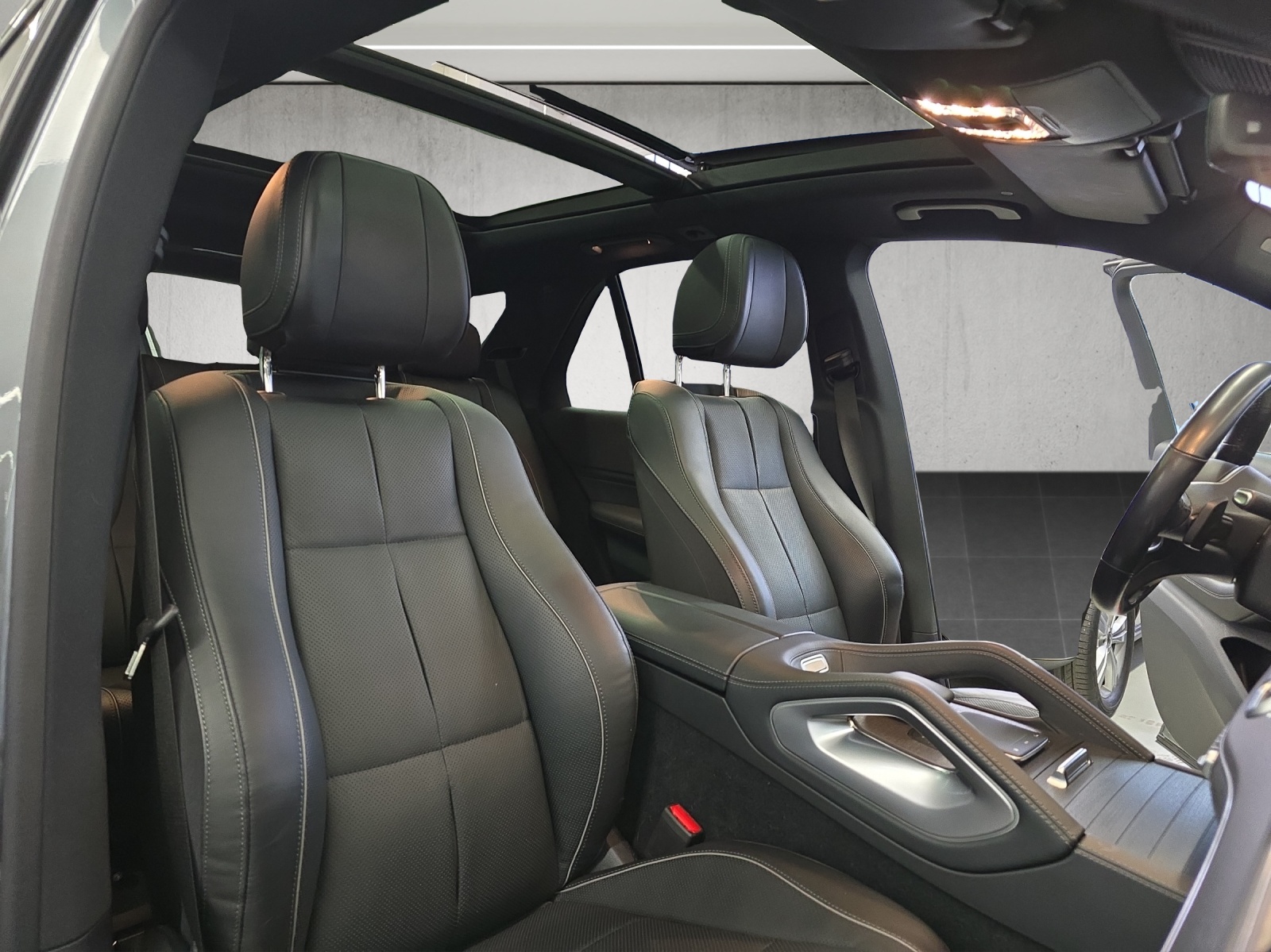 MERCEDES-BENZ GLE 580 4Matic AMG Line 9G-Tronic-image-10