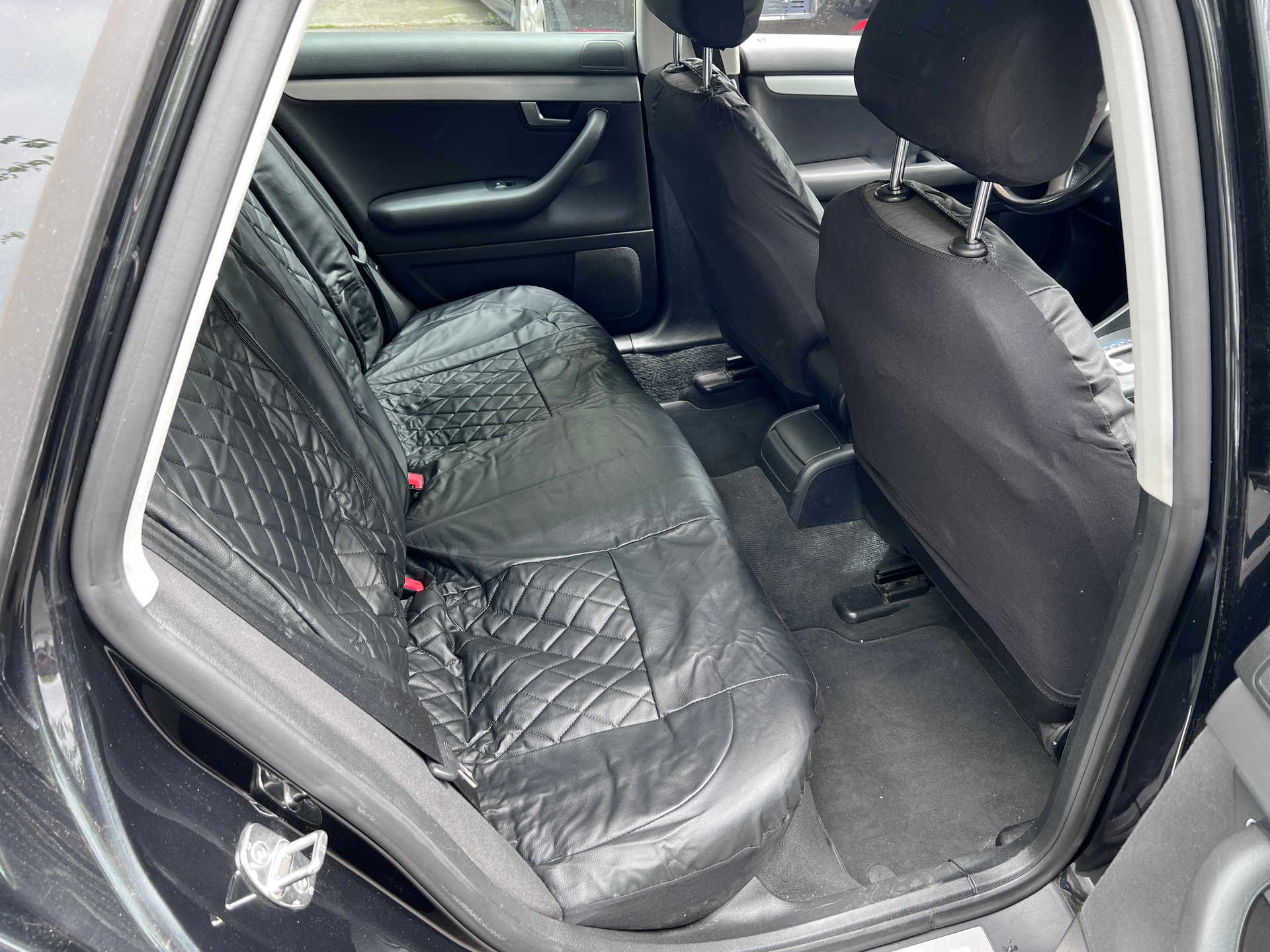 AUDI A4 Avant 1.8 Turbo-image-10