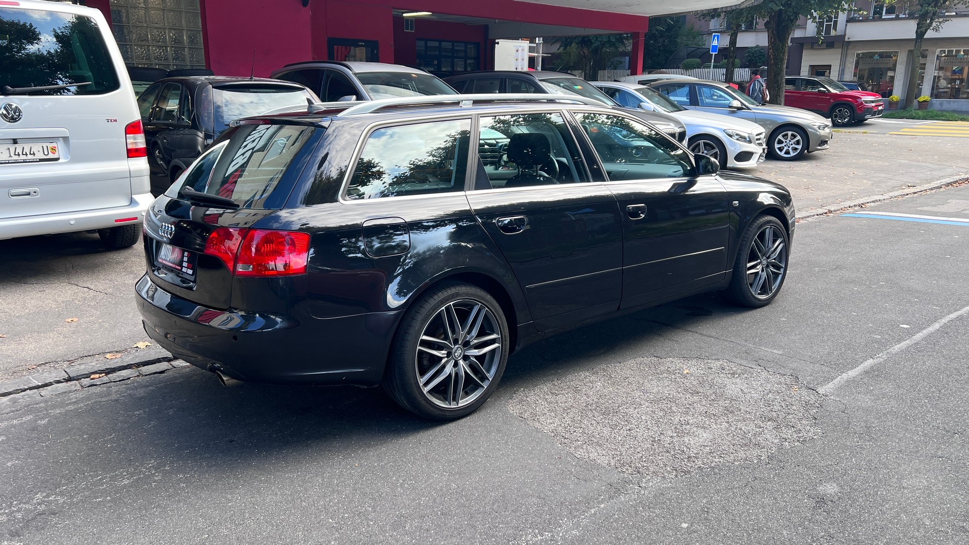 AUDI A4 Avant 1.8 Turbo-image-4