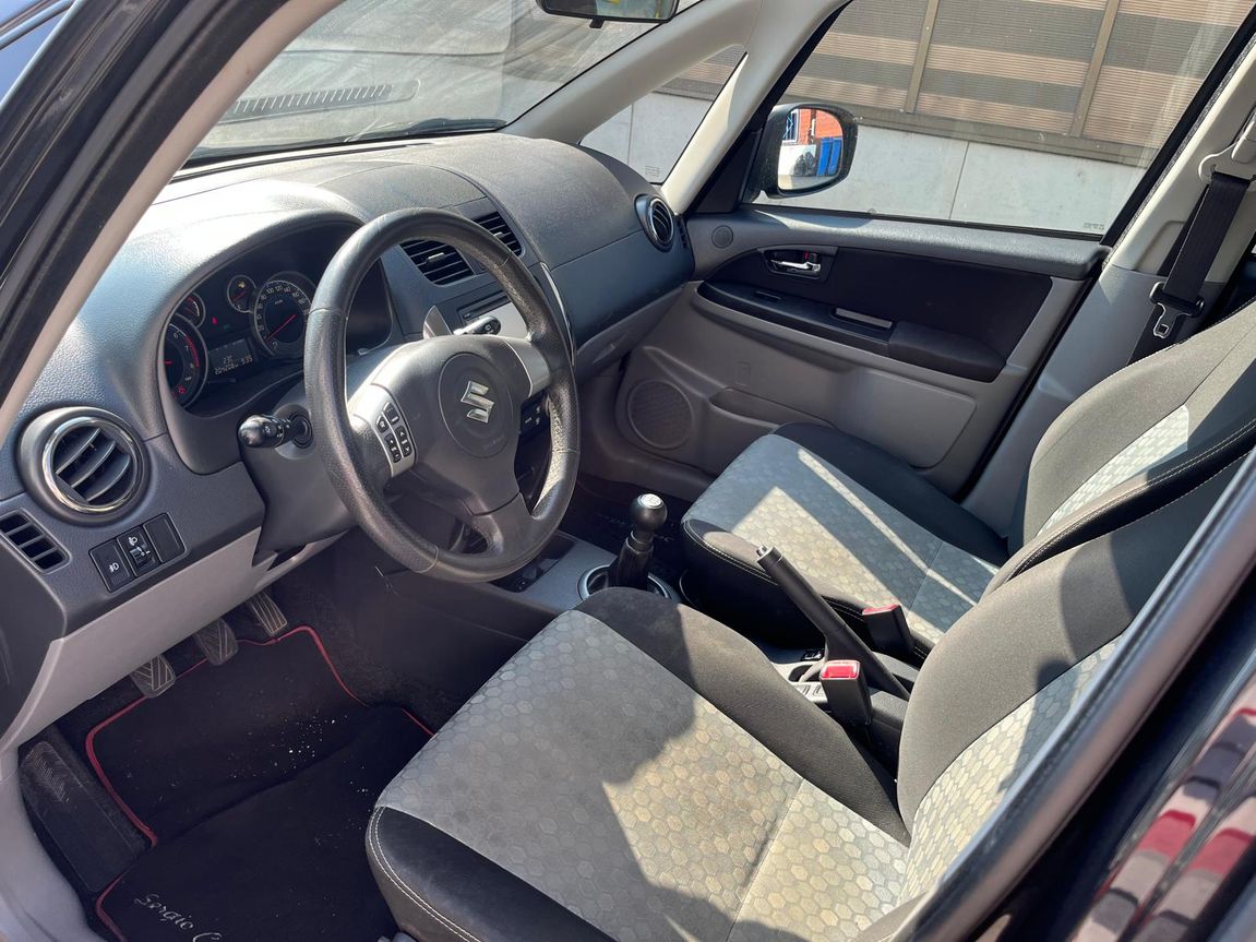 SUZUKI SX4 1.6 16V GL Top Sergio Cellano 4WD-image-5