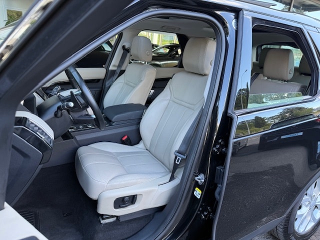 LAND ROVER Discovery 3.0 Si6 SE Automatic-image-8