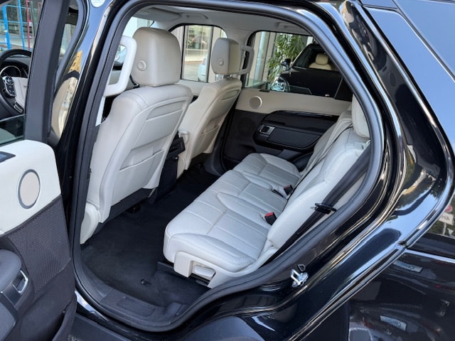 LAND ROVER Discovery 3.0 Si6 SE Automatic-image-7