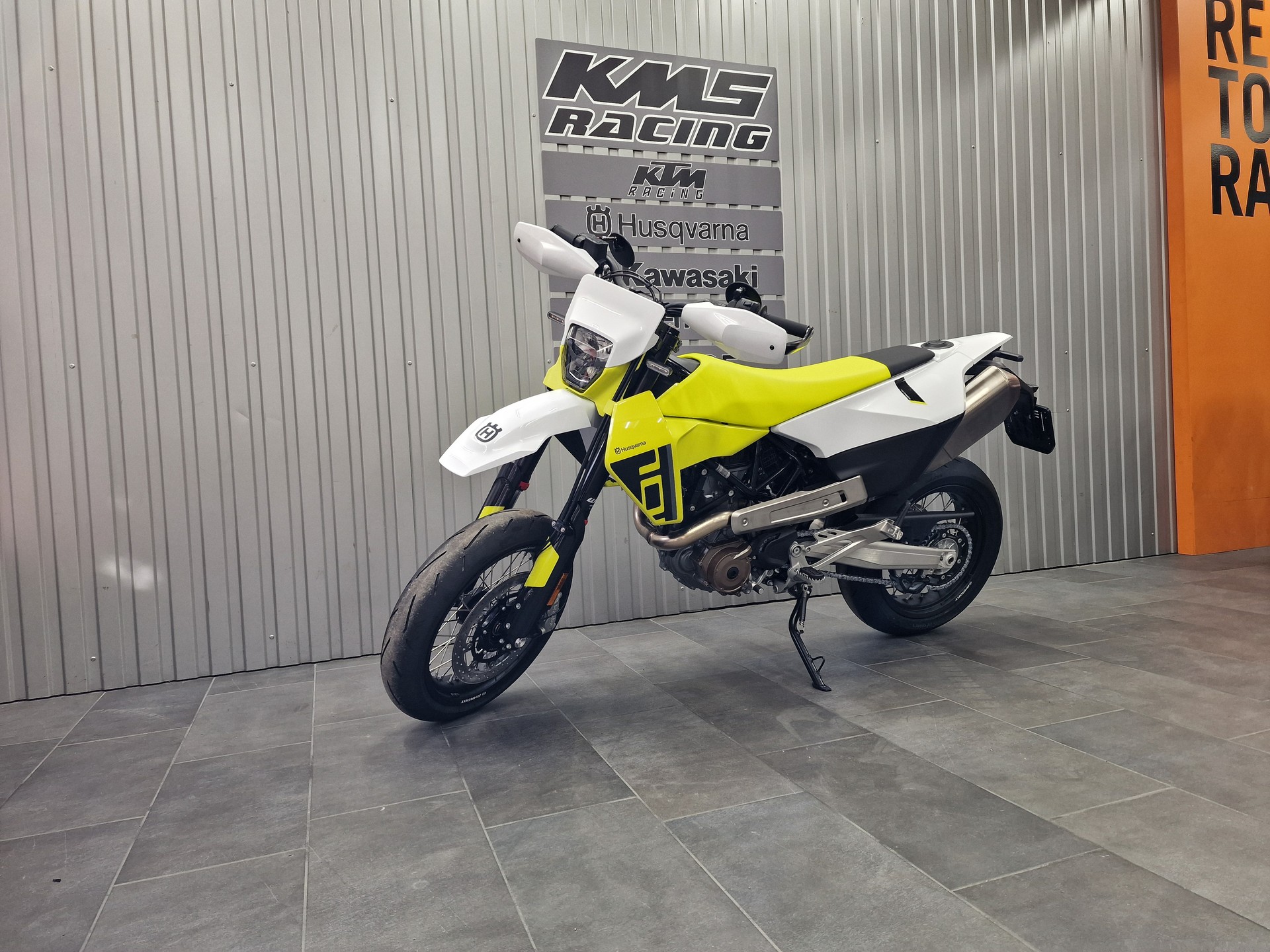 HUSQVARNA 701 Supermoto (35kW)-image-4