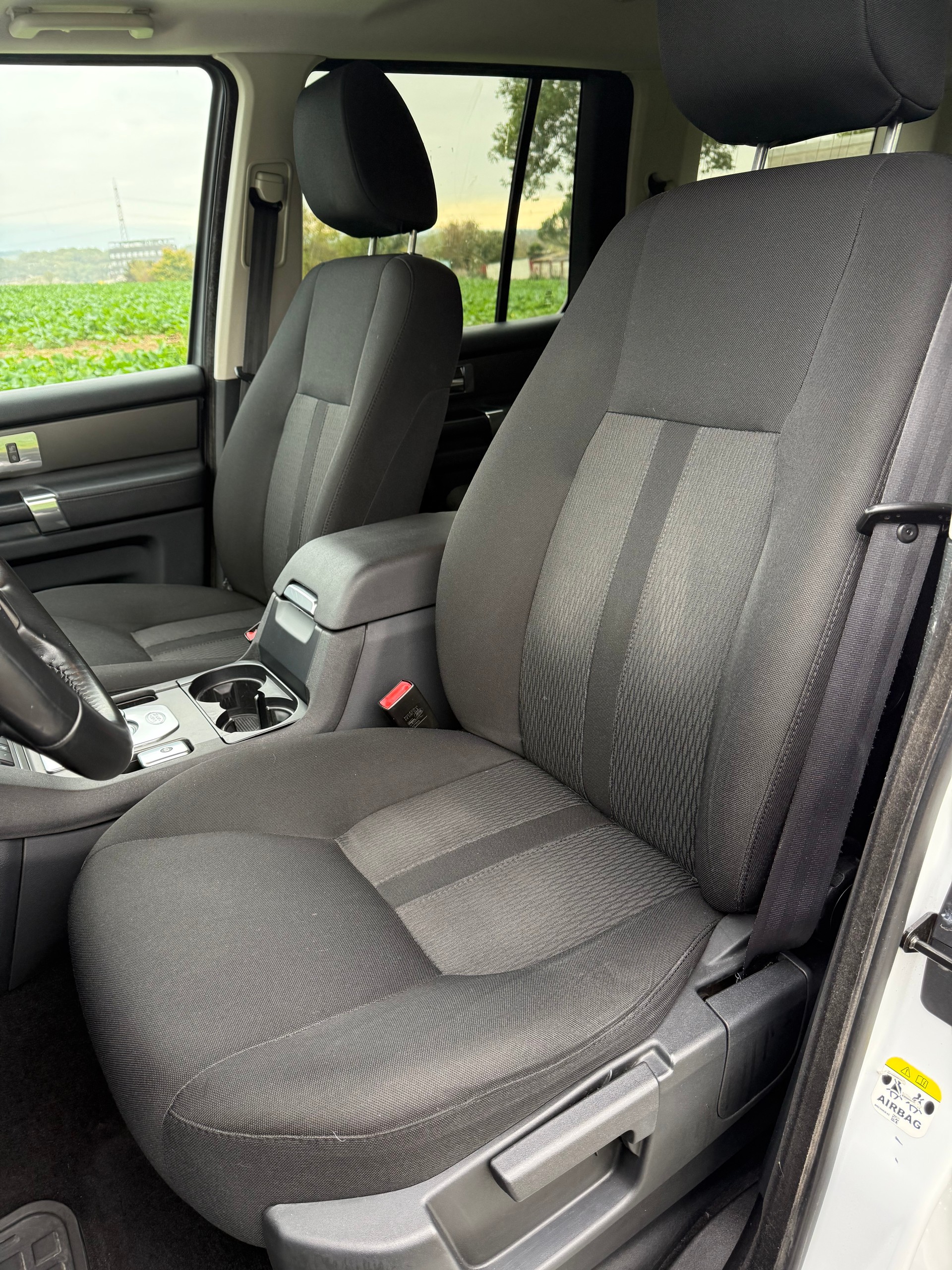 LAND ROVER Discovery 3.0 SDV6 SE Origine Suisse.-Non fumeur.-Services suivi régulier expertisé du jour. garantie 12 mois-image-13
