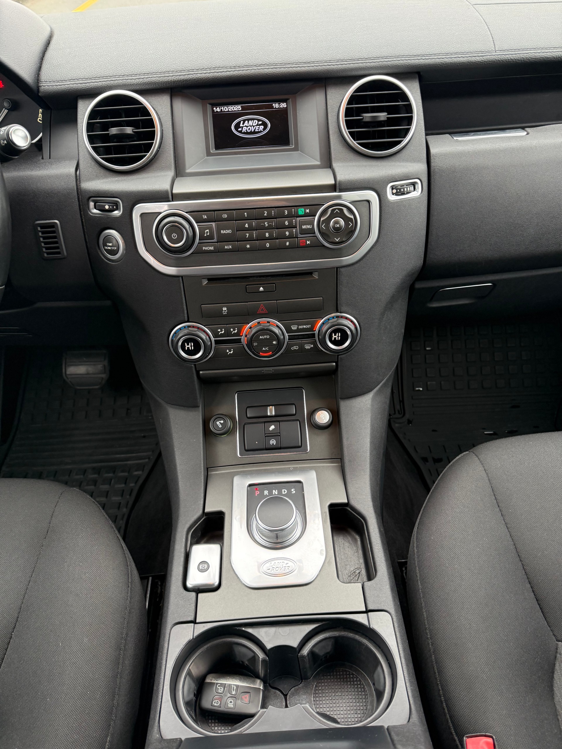 LAND ROVER Discovery 3.0 SDV6 SE Origine Suisse.-Non fumeur.-Services suivi régulier expertisé du jour. garantie 12 mois-image-9