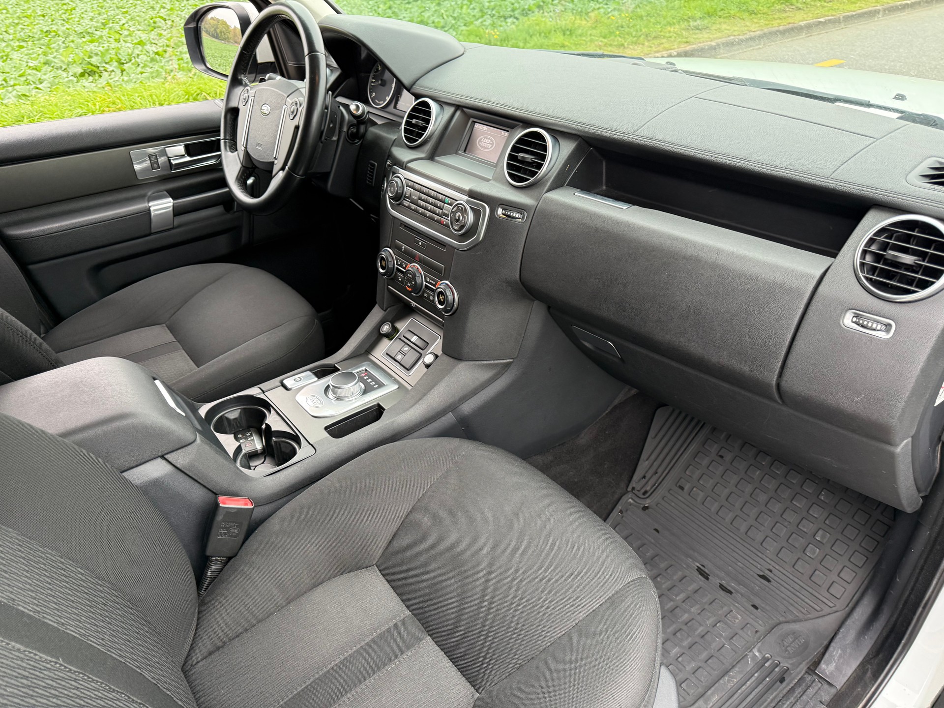 LAND ROVER Discovery 3.0 SDV6 SE Origine Suisse.-Non fumeur.-Services suivi régulier expertisé du jour. garantie 12 mois-image-15