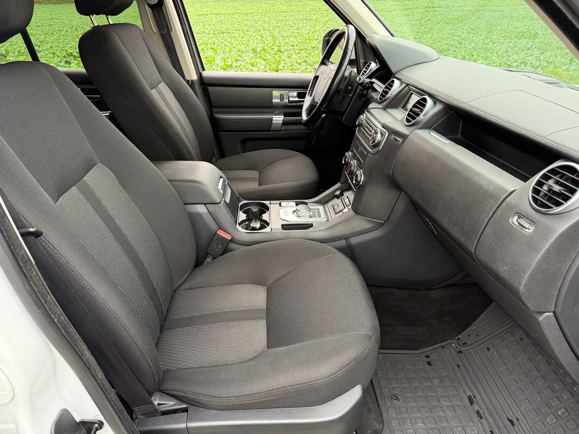 LAND ROVER Discovery 3.0 SDV6 SE Origine Suisse.-Non fumeur.-Services suivi régulier expertisé du jour. garantie 12 mois-image-14