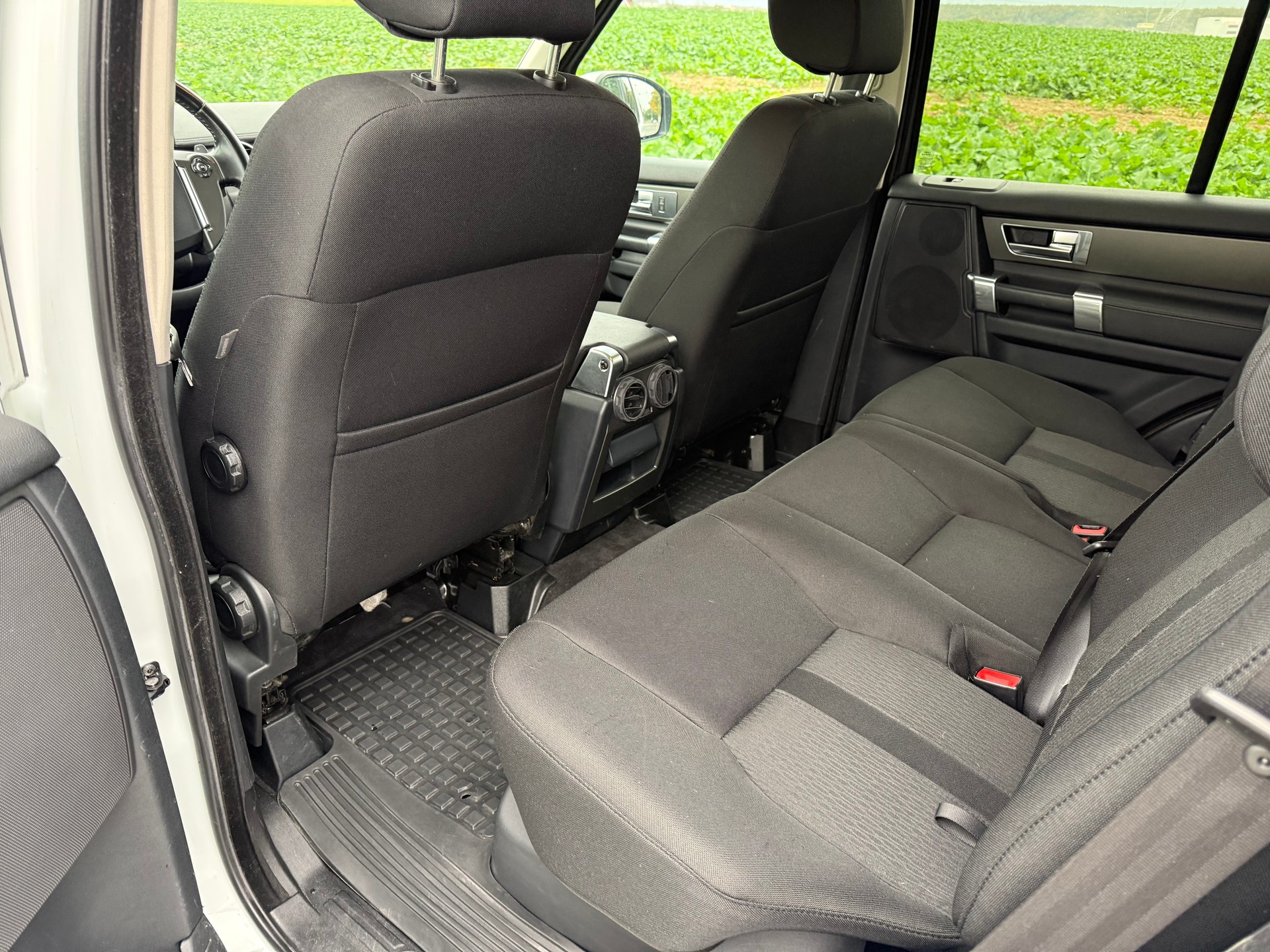 LAND ROVER Discovery 3.0 SDV6 SE Origine Suisse.-Non fumeur.-Services suivi régulier expertisé du jour. garantie 12 mois-image-10