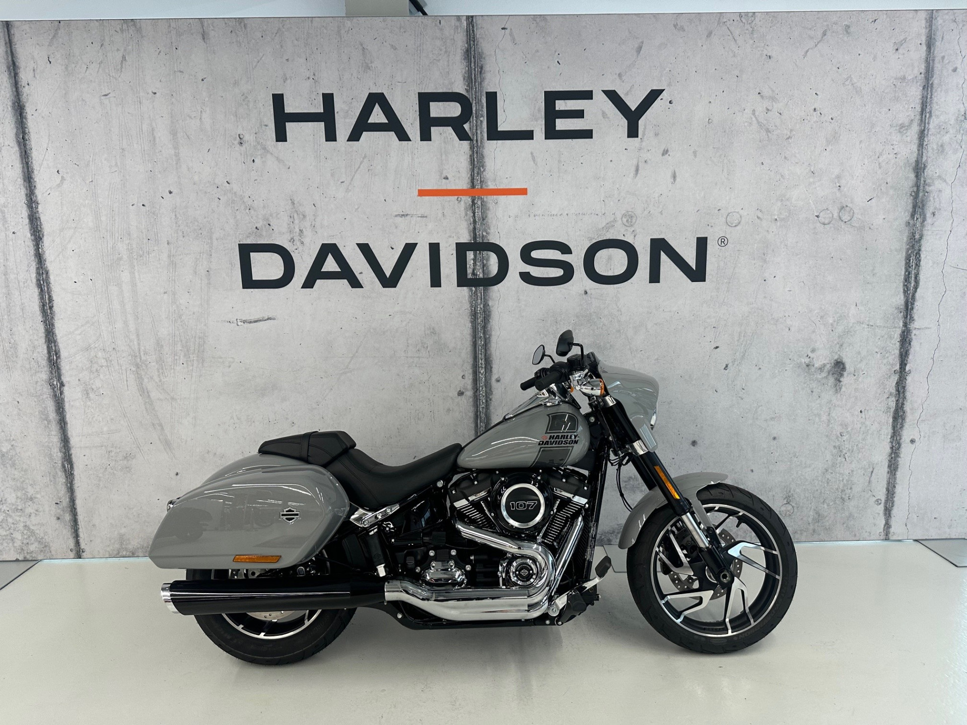 HARLEY-DAVIDSON FLSB 1745 Softail Sport Glide 107-image-0