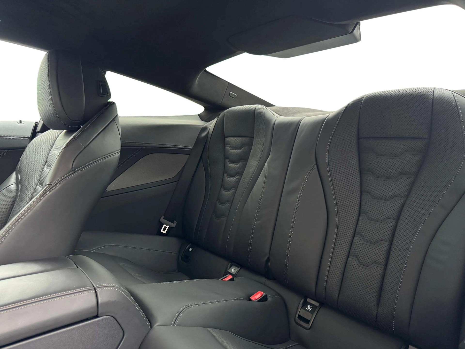 BMW M850i xDrive Steptronic-image-16