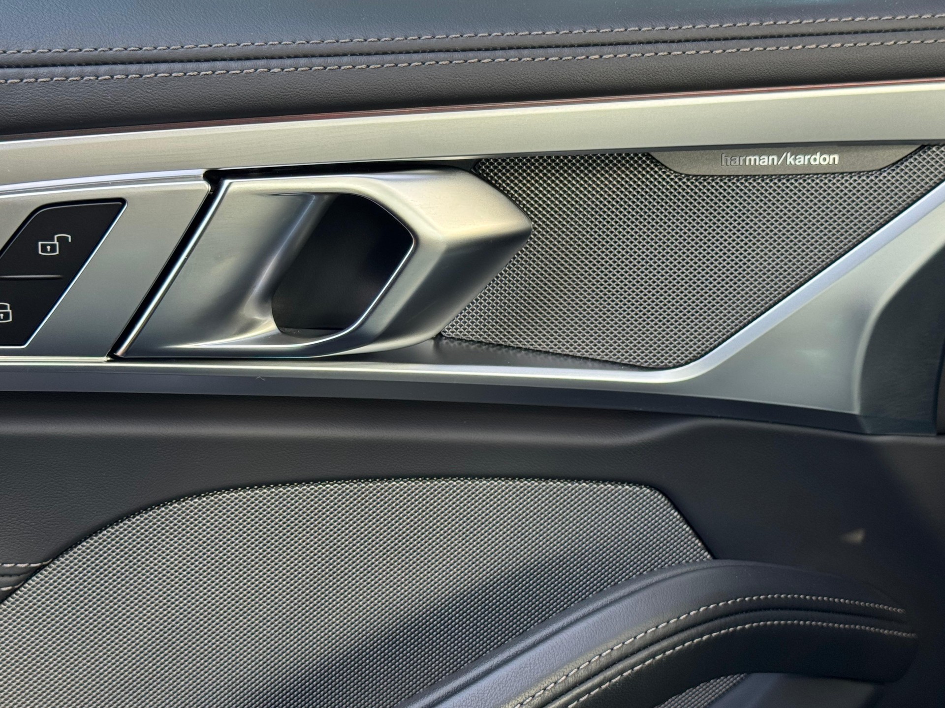 BMW M850i xDrive Steptronic-image-26