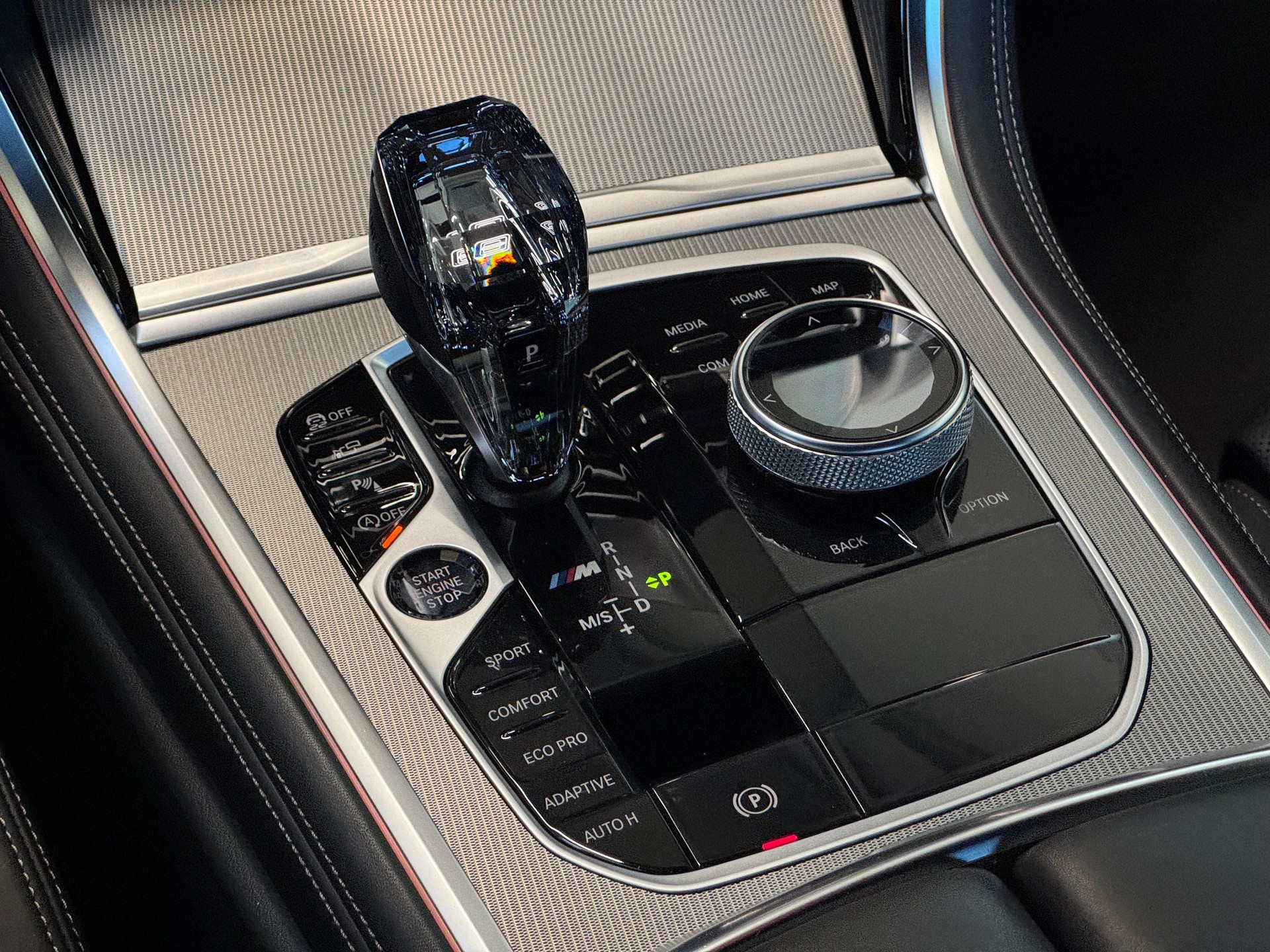 BMW M850i xDrive Steptronic-image-18