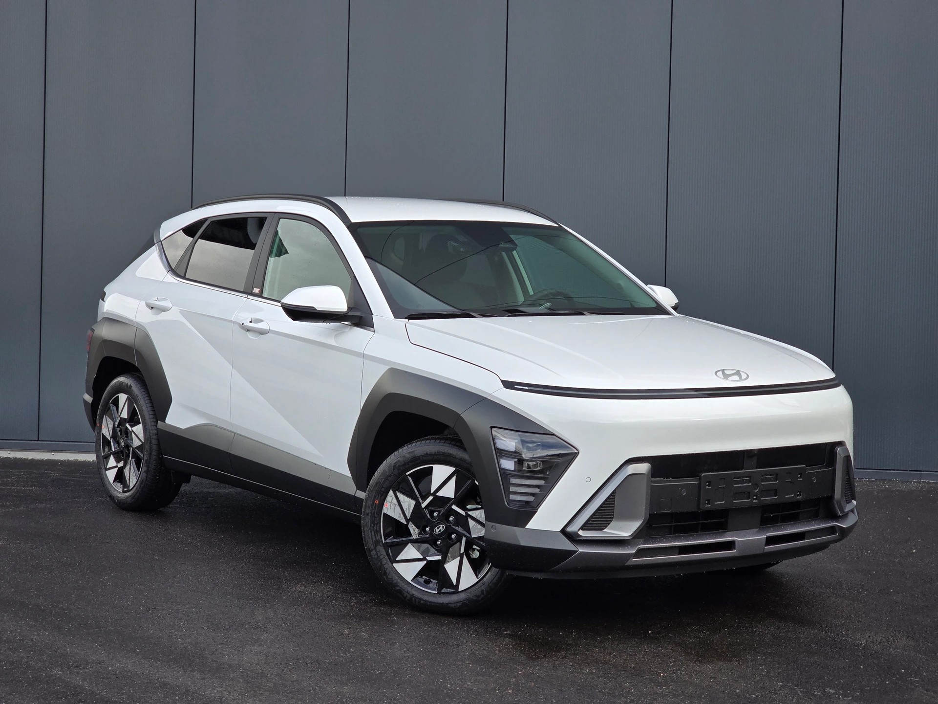 HYUNDAI Kona 1.6 HEV Amplia
