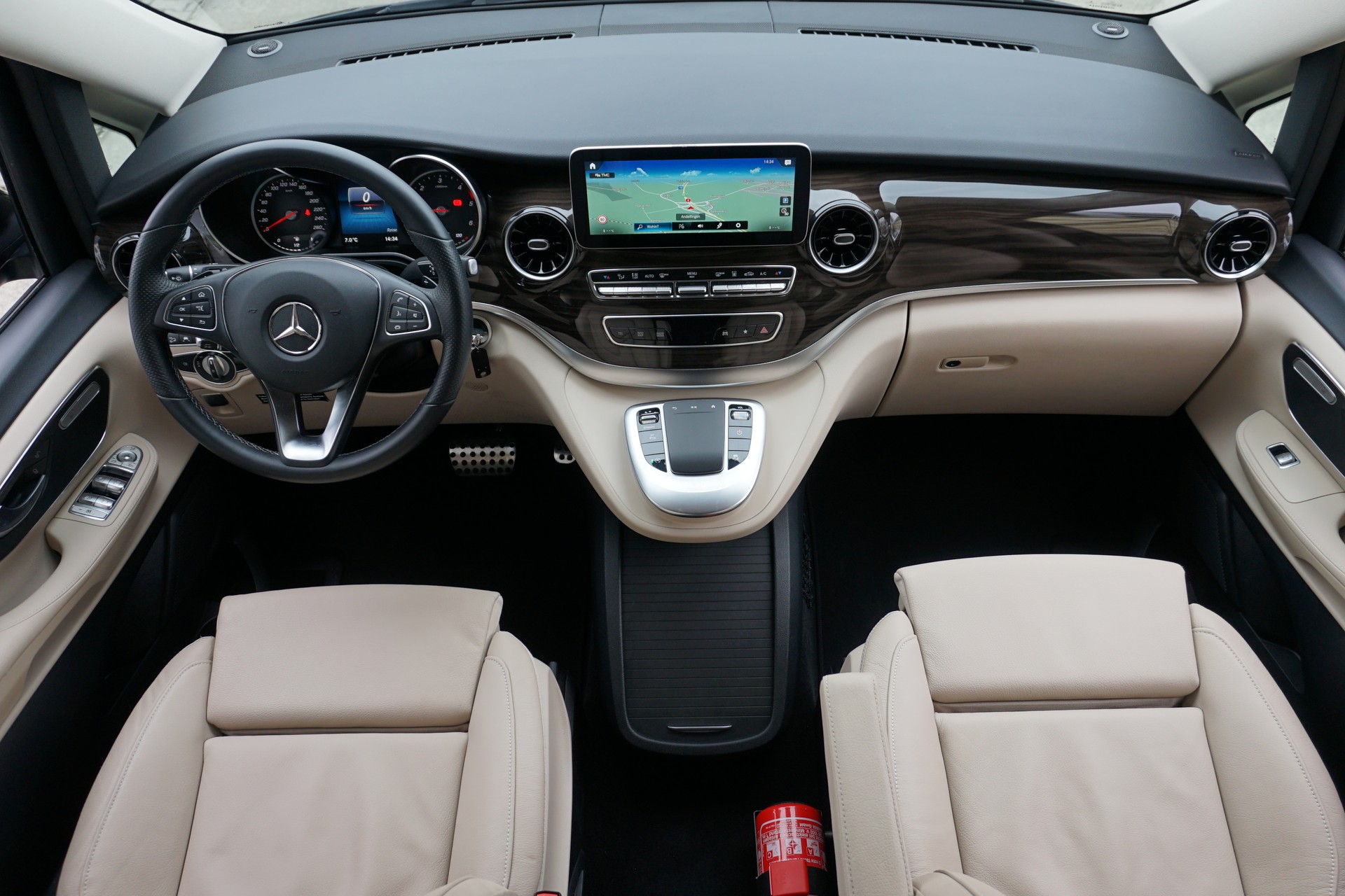 MERCEDES-BENZ Marco Polo 300 d 4Matic Automat 239PS 5-Plätzer !! "aus erster Hand"-image-22