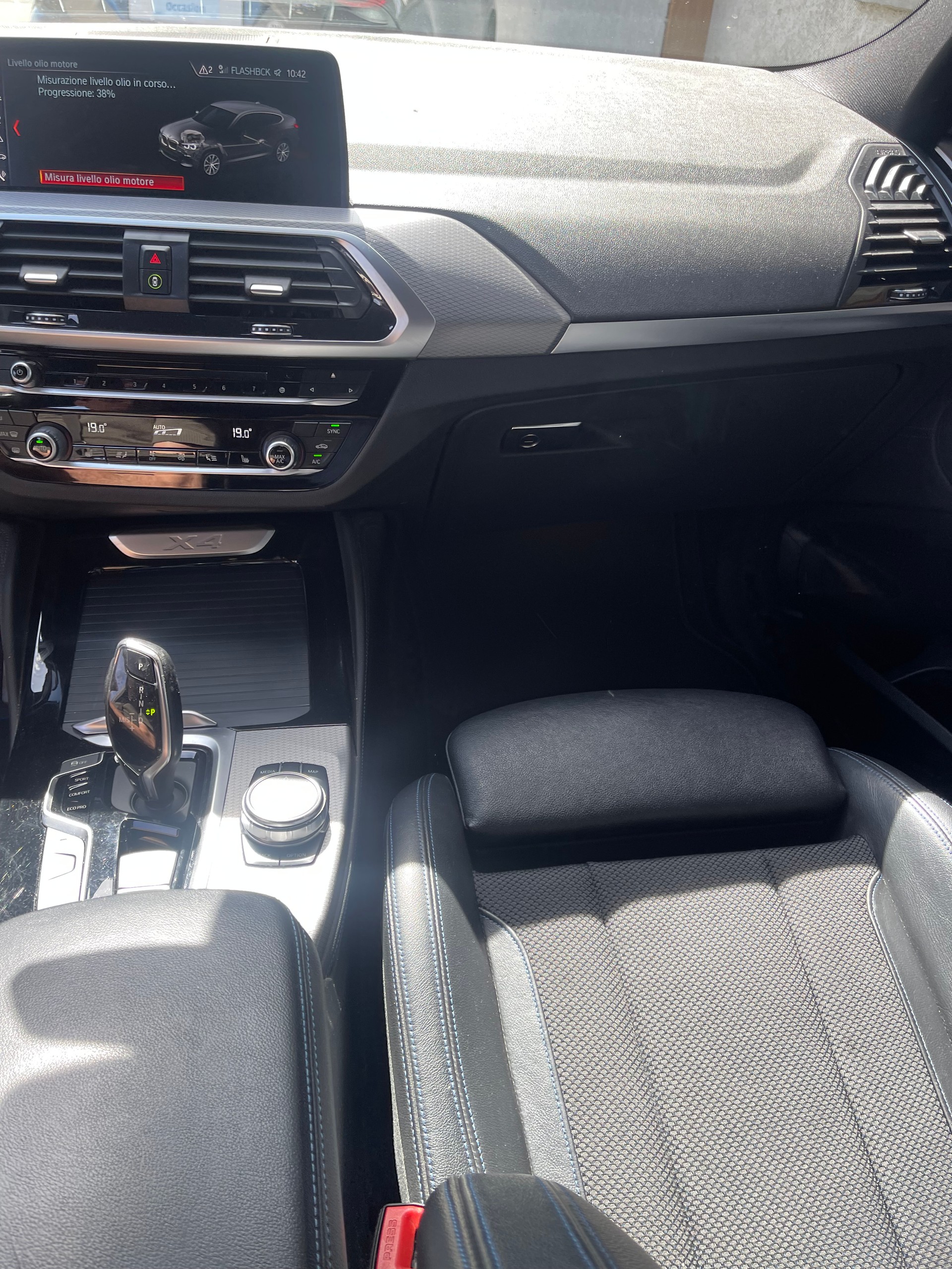 BMW X4 xDrive 20d M Sport X Steptronic-image-15