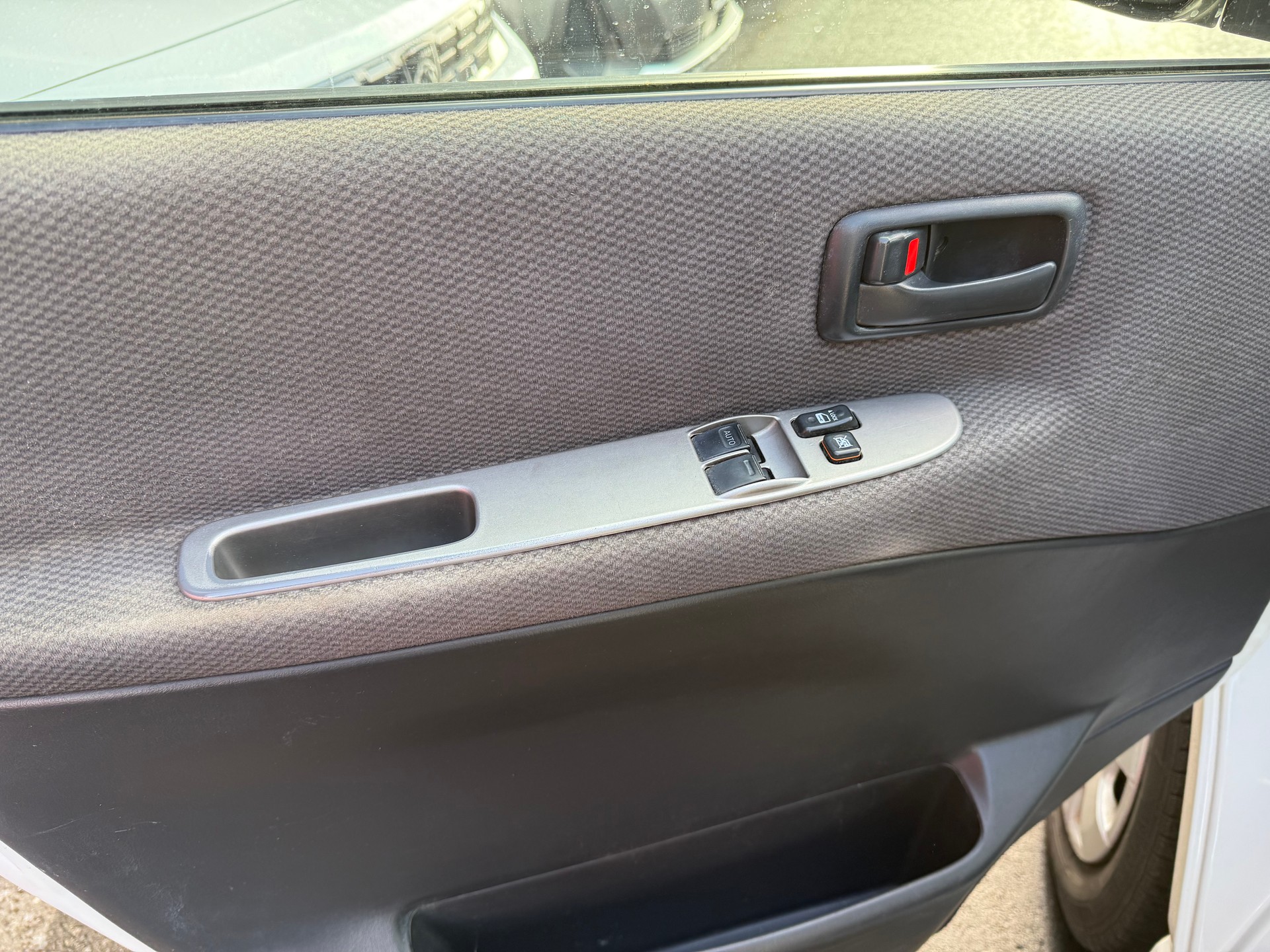 TOYOTA Hiace D-4D Van SWB-image-4