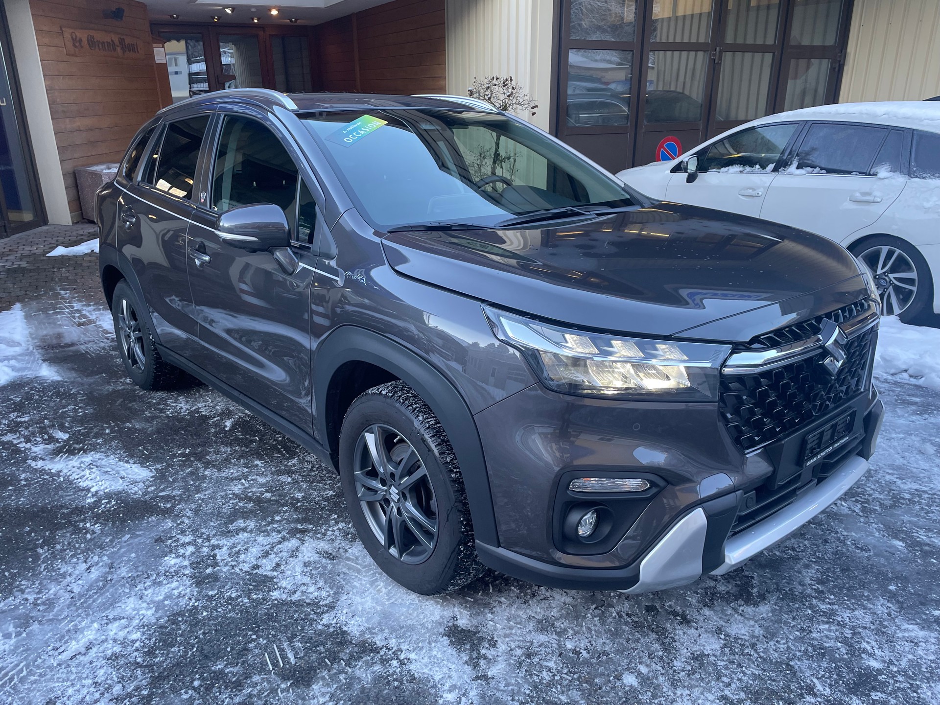 SUZUKI S-Cross 1.5 Piz Sulai Top Hybrid-showroom-element-3