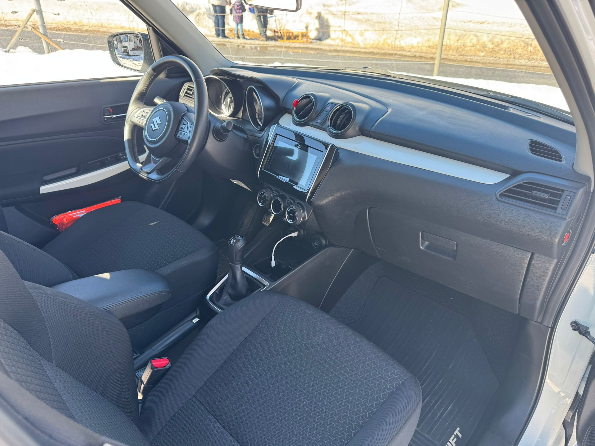 SUZUKI Swift 1.2i Piz Sulai Top Hybrid Allgrip 4x4-image-4