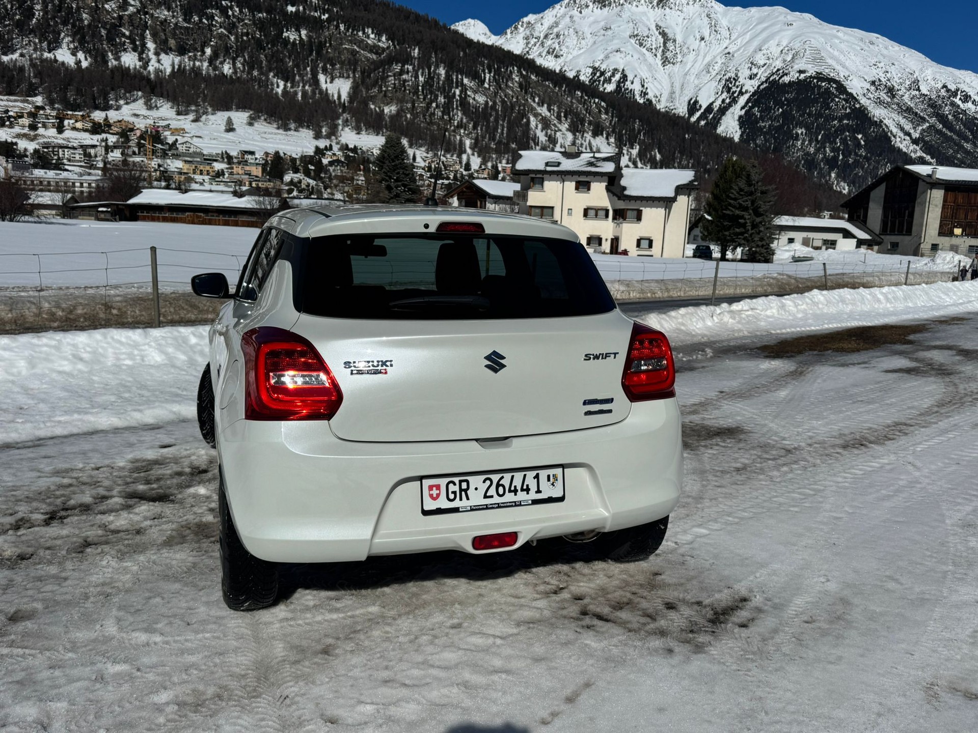 SUZUKI Swift 1.2i Piz Sulai Top Hybrid Allgrip 4x4-image-3