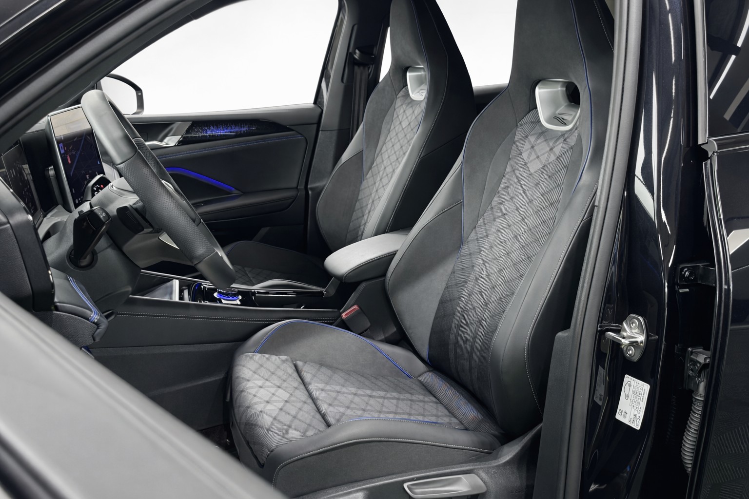 VW Tiguan 2.0 TDI SCR R-Line 4Motion DSG* 5 Jahre Garantie * Anhängerkupplung *-image-10
